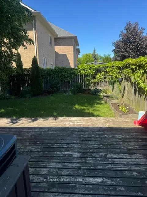 Photo 16 of 45 Northampton Boulevard, Hamilton, Stoney Creek — HOMEH