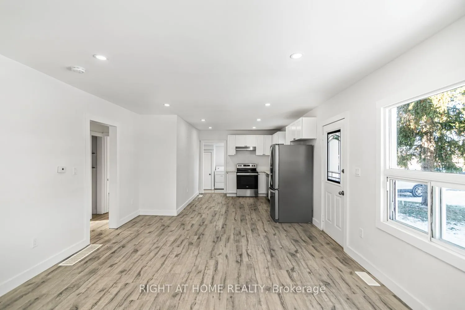 Photo 4 of 100 Green Mountain Road E, Hamilton, Rural Stoney Creek — HOMEH