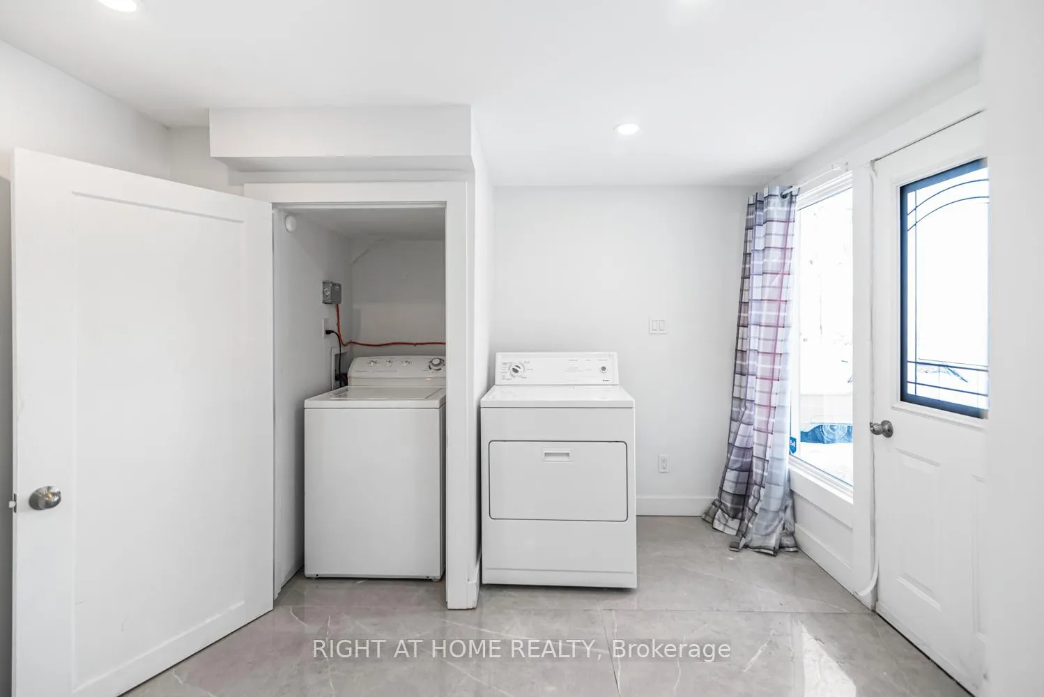 Photo 8 of 100 Green Mountain Road E, Hamilton, Rural Stoney Creek — HOMEH