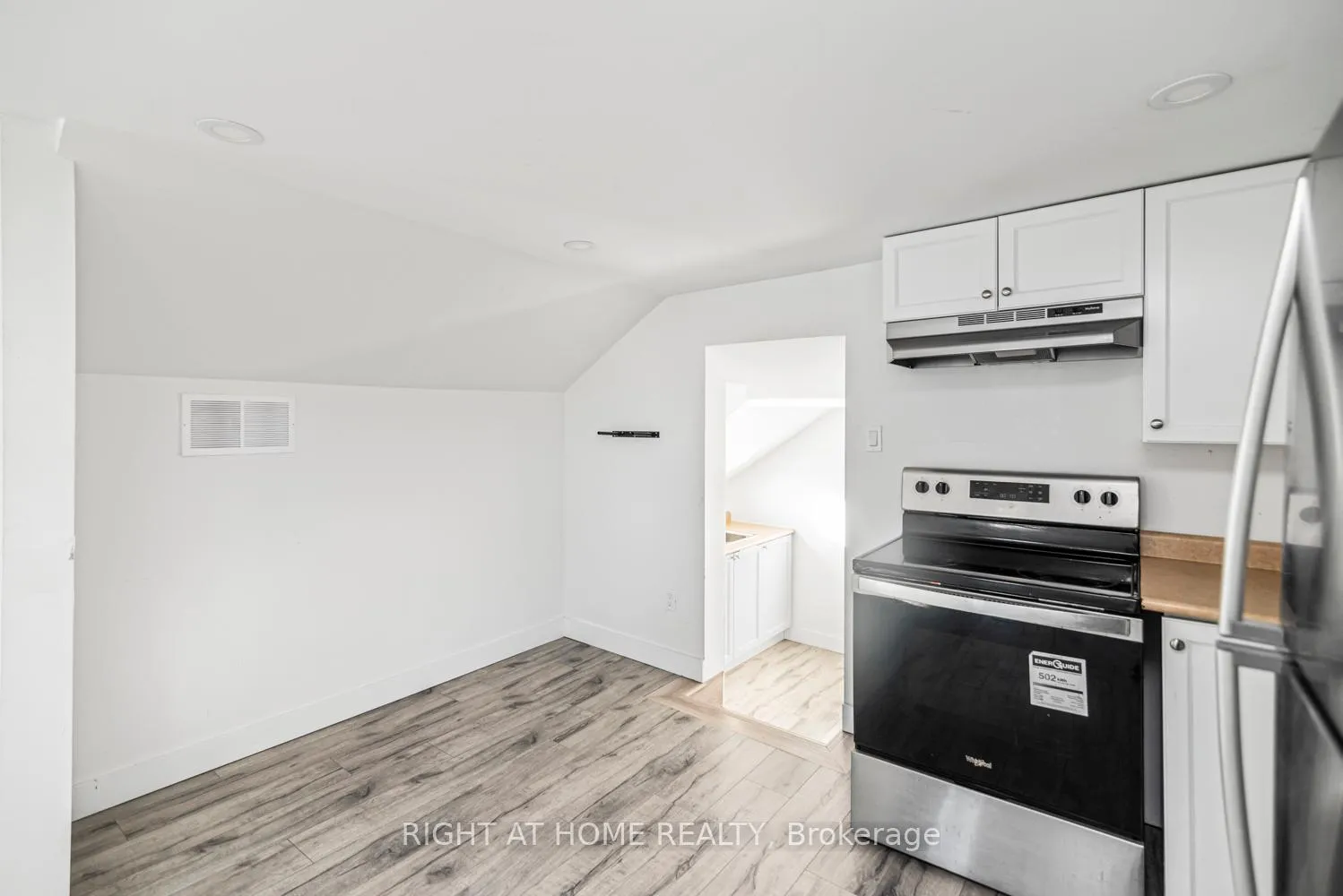 Photo 32 of 100 Green Mountain Road E, Hamilton, Rural Stoney Creek — HOMEH