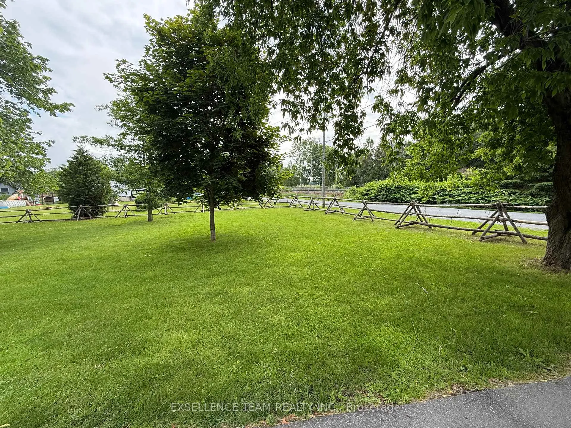 Photo 6 of 23 Mechanic Street E, North Glengarry, Maxville — HOMEH