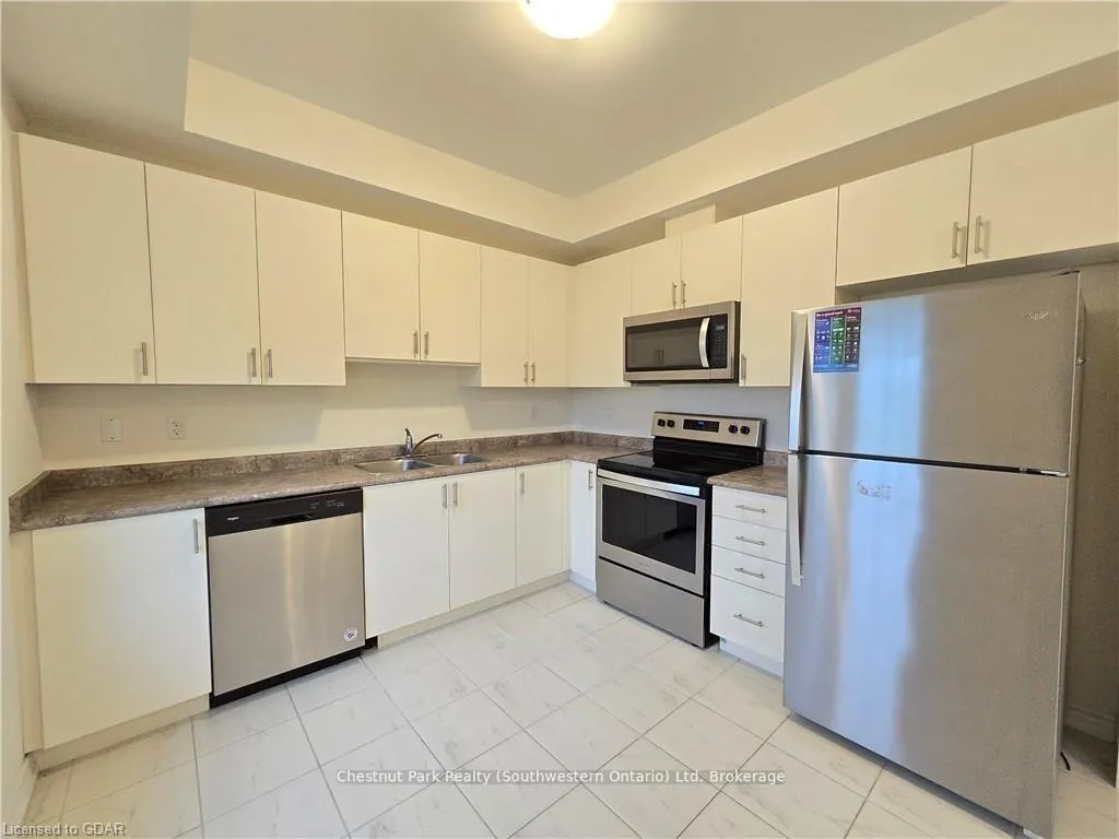 Photo 9 of Unit 41, 88 Decorso Drive, Guelph, Kortright East — HOMEH