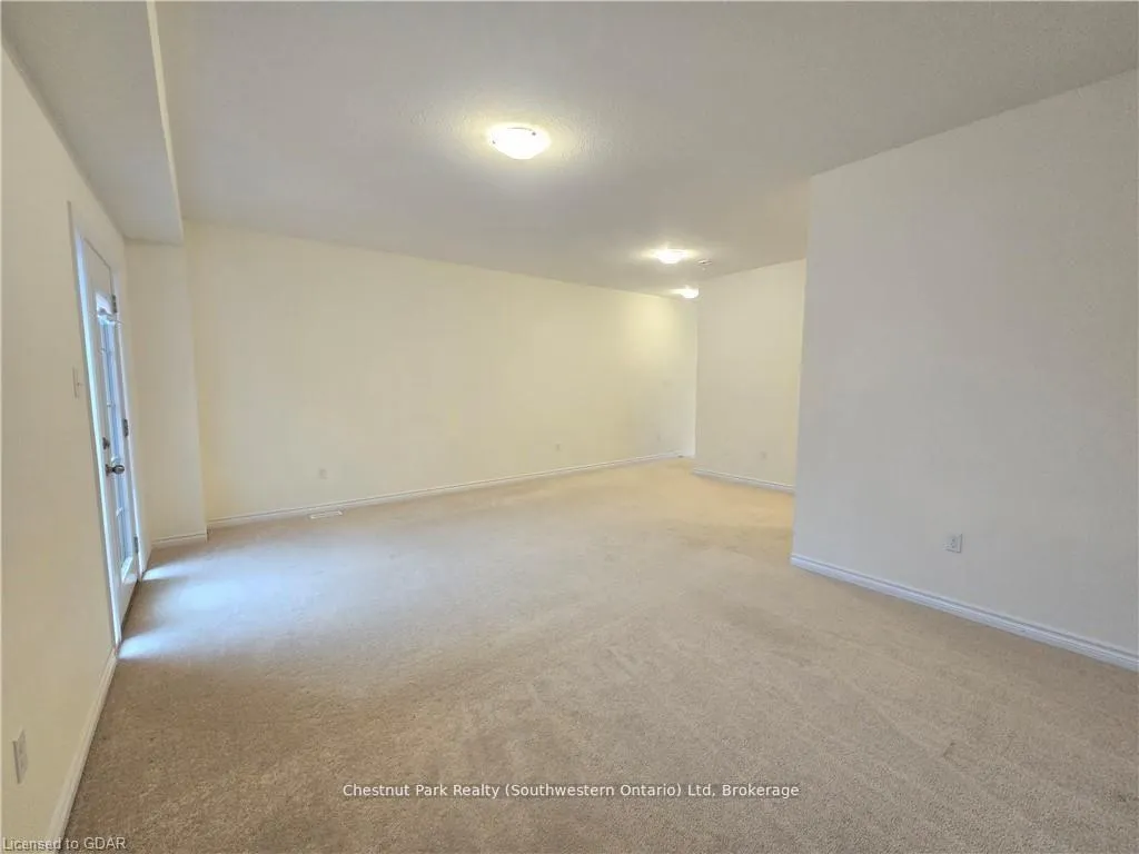 Photo 12 of Unit 41, 88 Decorso Drive, Guelph, Kortright East — HOMEH