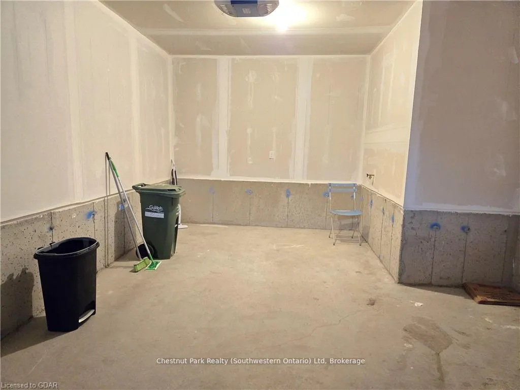 Photo 23 of Unit 41, 88 Decorso Drive, Guelph, Kortright East — HOMEH
