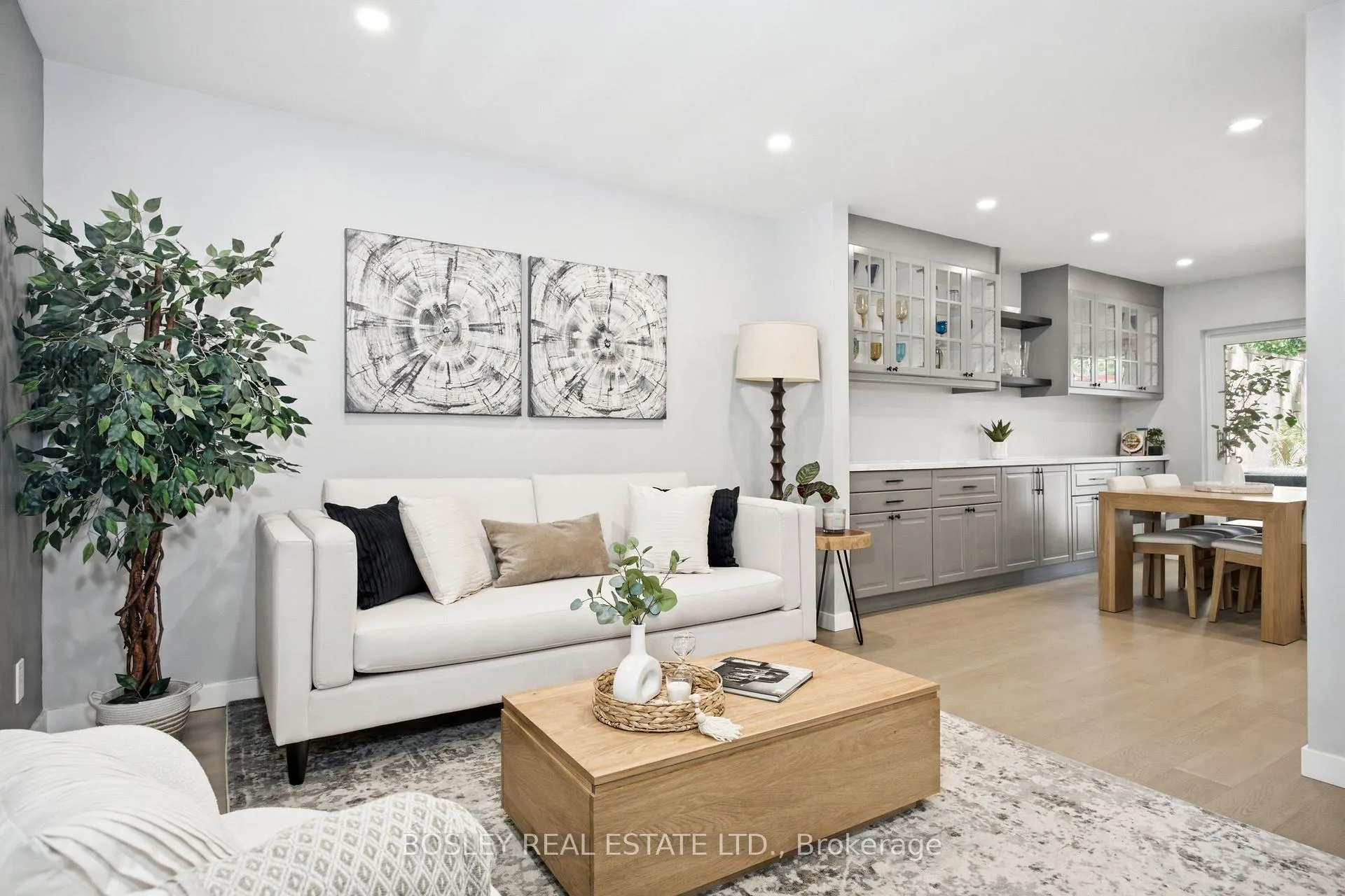 Photo 4 of 117 Oakcrest Avenue, Toronto, East End-Danforth — HOMEH