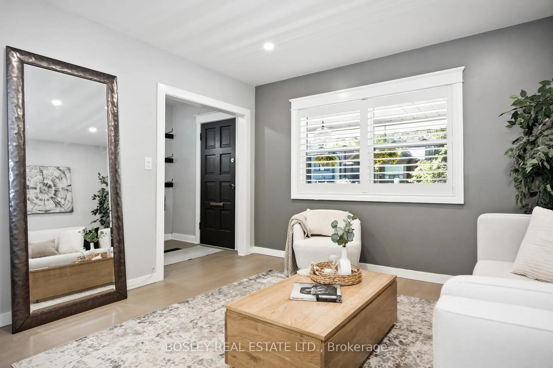 Photo 7 of 117 Oakcrest Avenue, Toronto, East End-Danforth — HOMEH