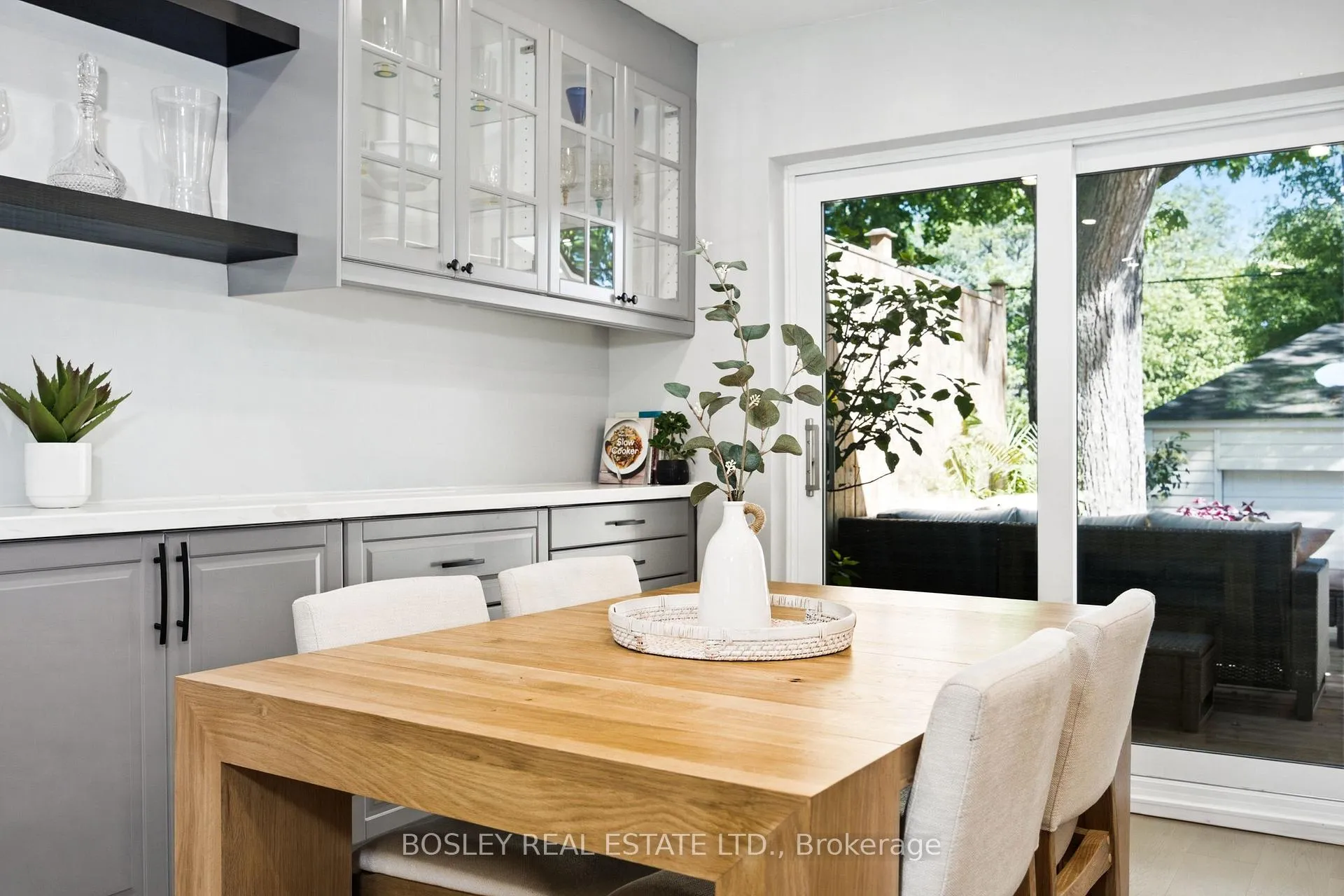 Photo 12 of 117 Oakcrest Avenue, Toronto, East End-Danforth — HOMEH
