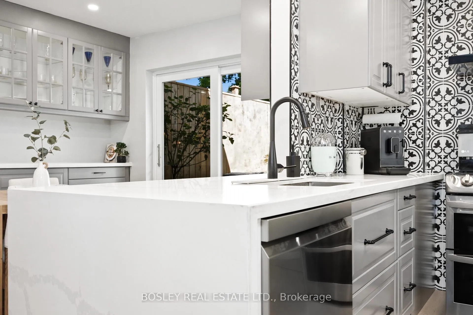 Photo 16 of 117 Oakcrest Avenue, Toronto, East End-Danforth — HOMEH