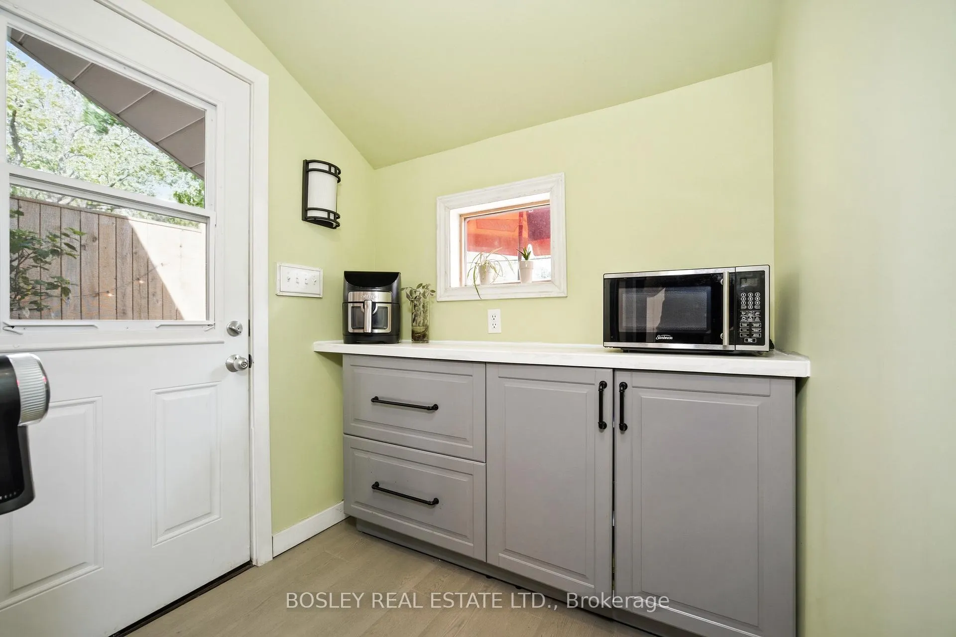 Photo 21 of 117 Oakcrest Avenue, Toronto, East End-Danforth — HOMEH