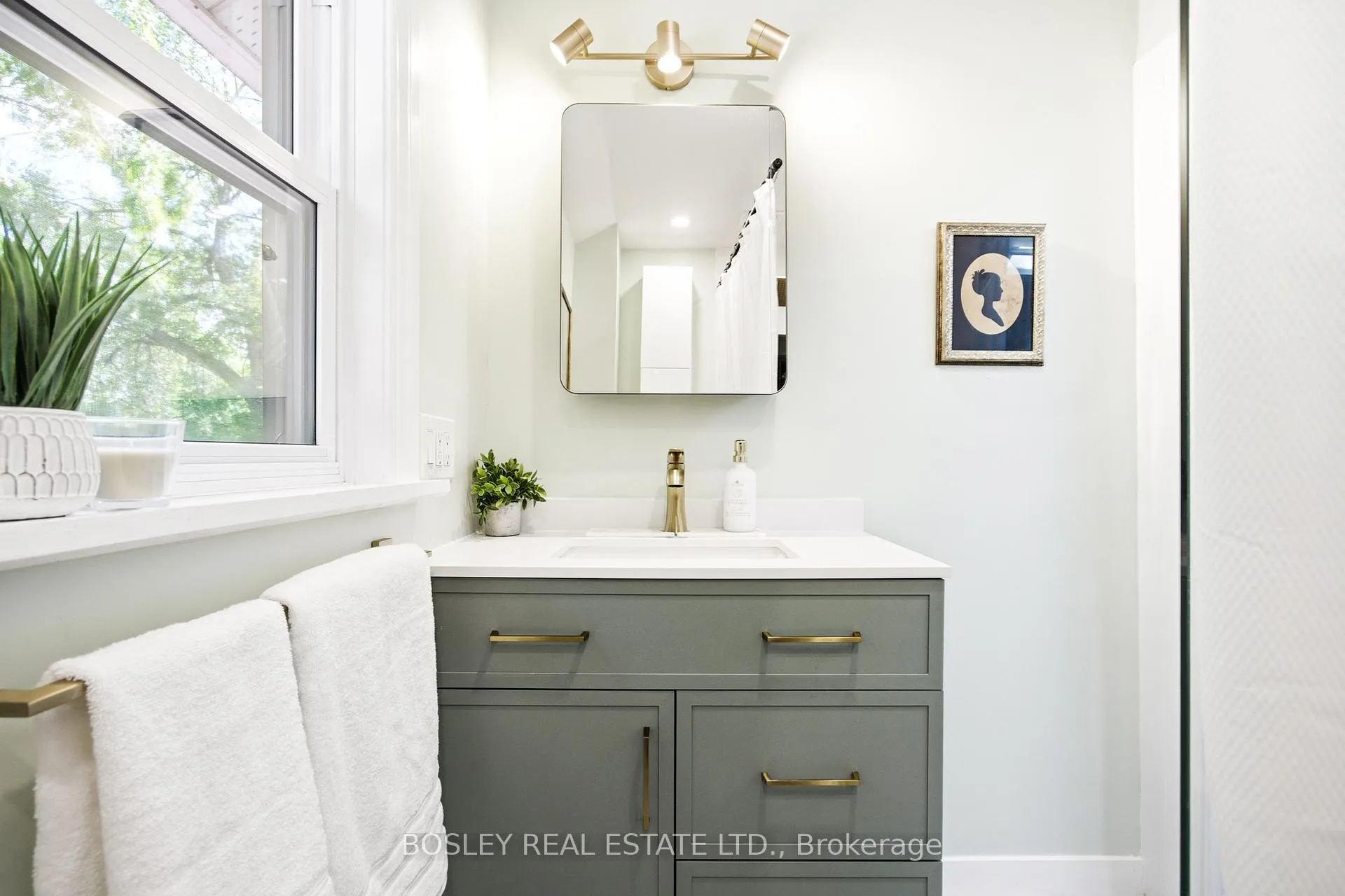 Photo 27 of 117 Oakcrest Avenue, Toronto, East End-Danforth — HOMEH