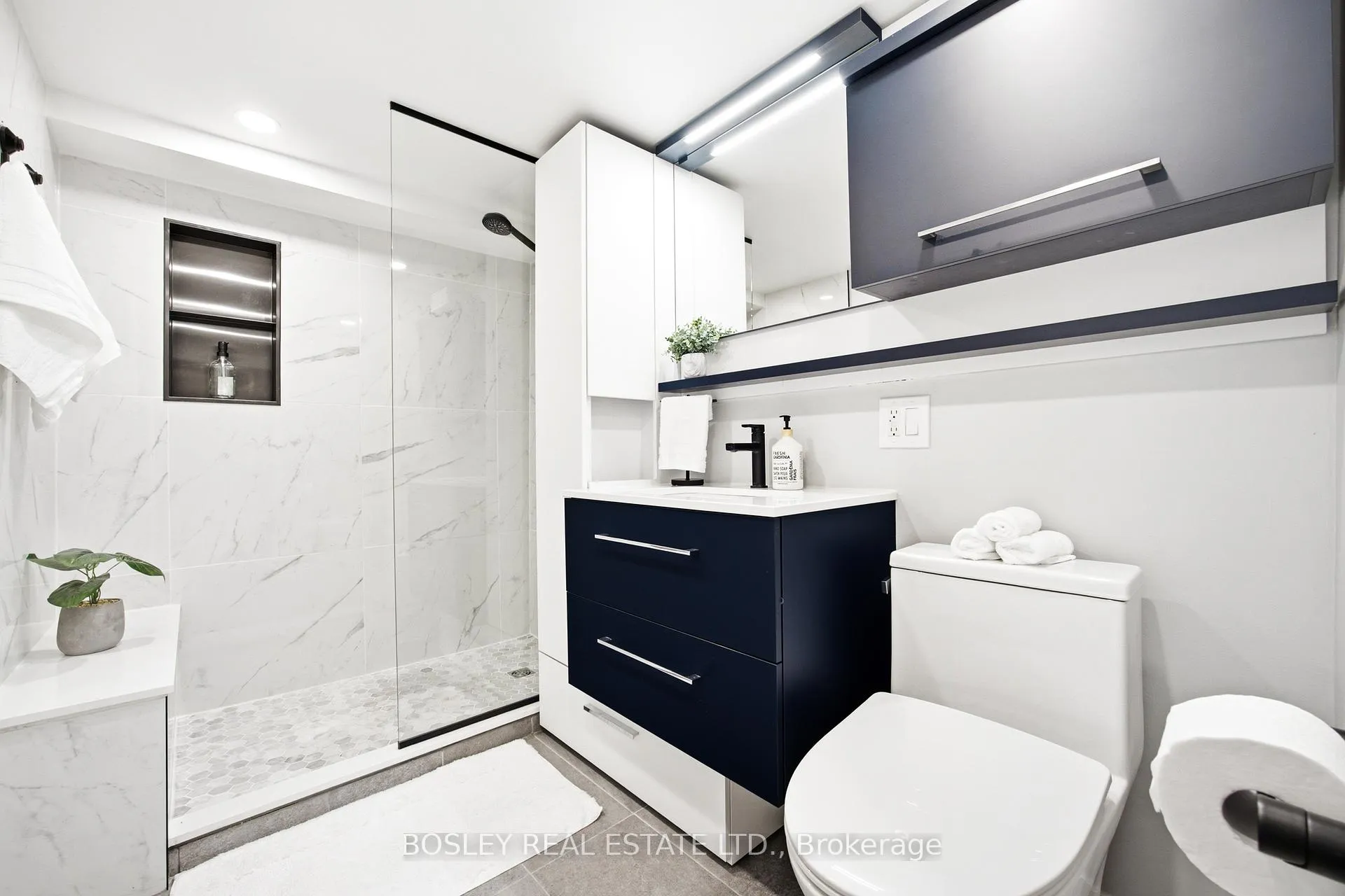 Photo 38 of 117 Oakcrest Avenue, Toronto, East End-Danforth — HOMEH