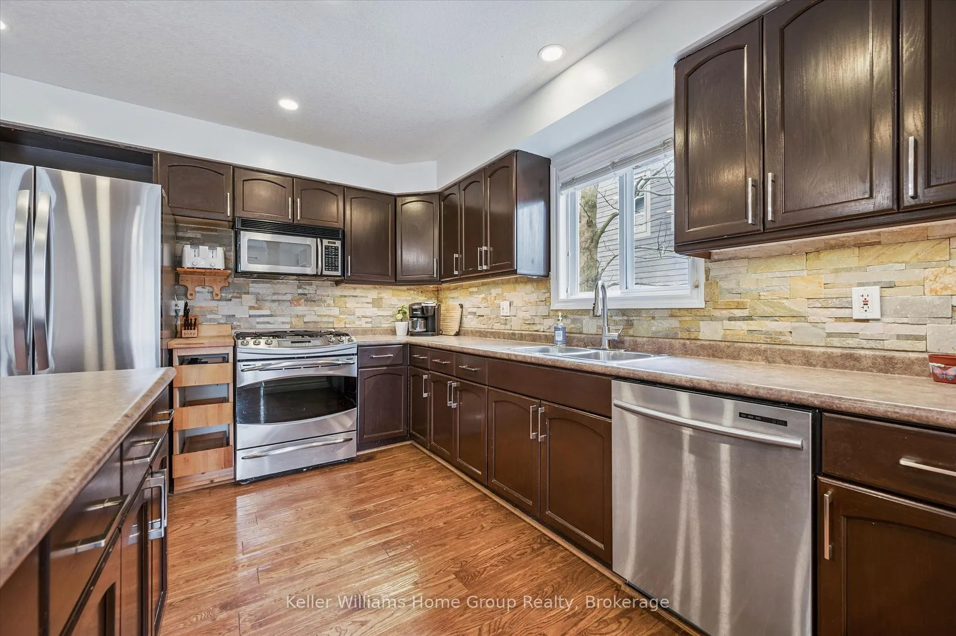 Photo 6 of 609 Perry Street, Centre Wellington, Fergus — HOMEH