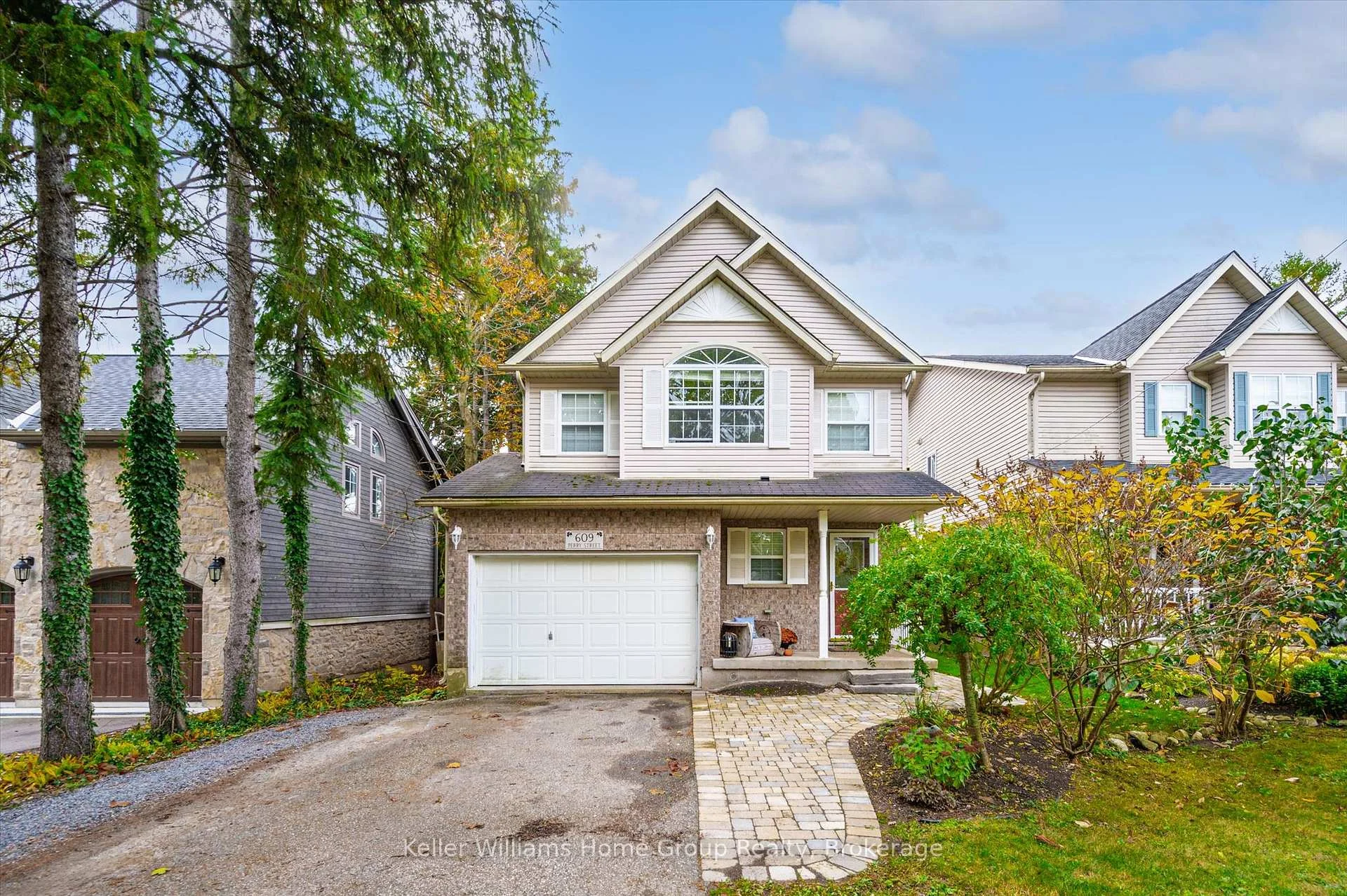 Photo 5 of 609 Perry Street, Centre Wellington, Fergus — HOMEH
