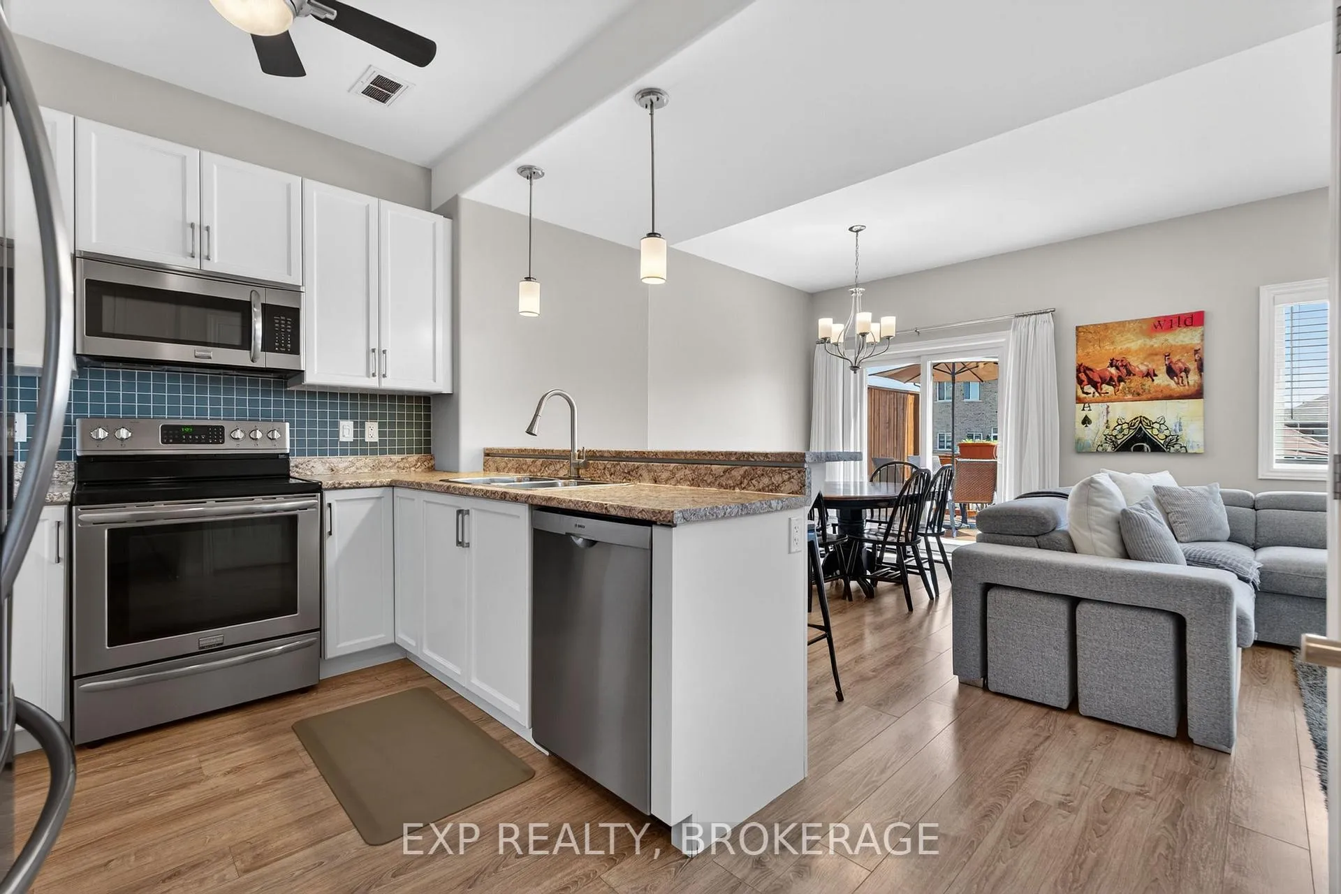 Photo 8 of 20 Ledgerock Court, Quinte West, Sidney Ward — HOMEH