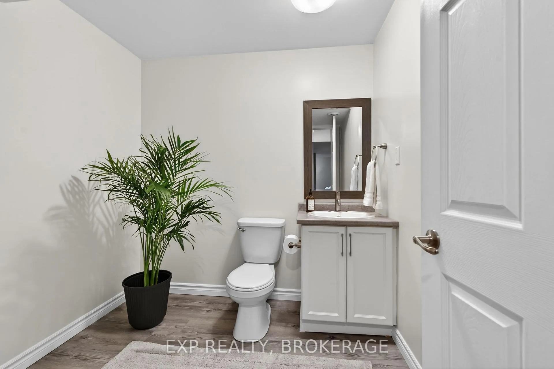 Photo 30 of 20 Ledgerock Court, Quinte West, Sidney Ward — HOMEH