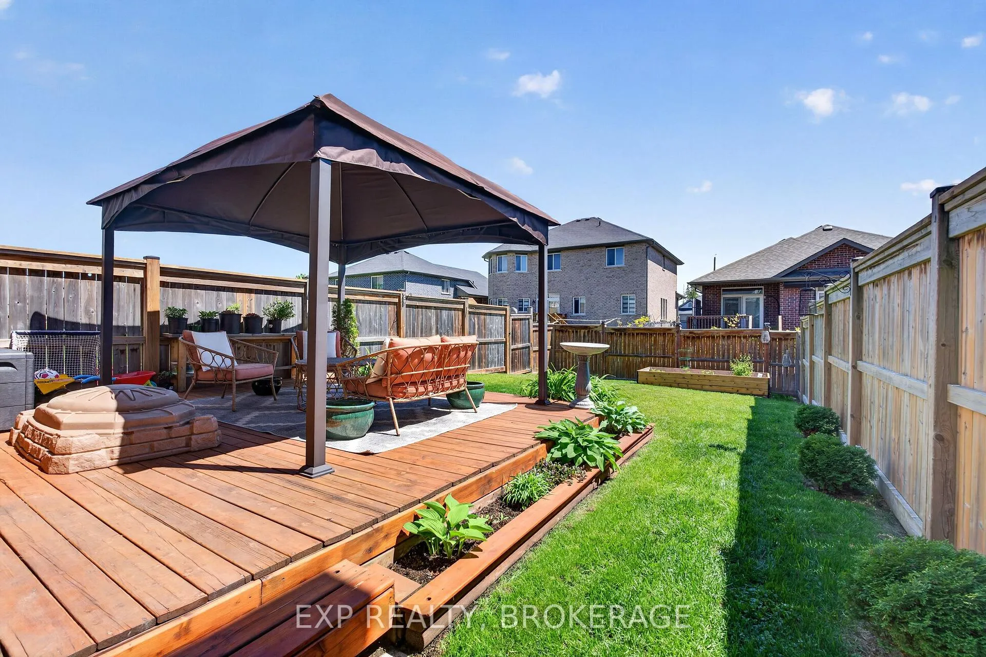 Photo 5 of 20 Ledgerock Court, Quinte West, Sidney Ward — HOMEH