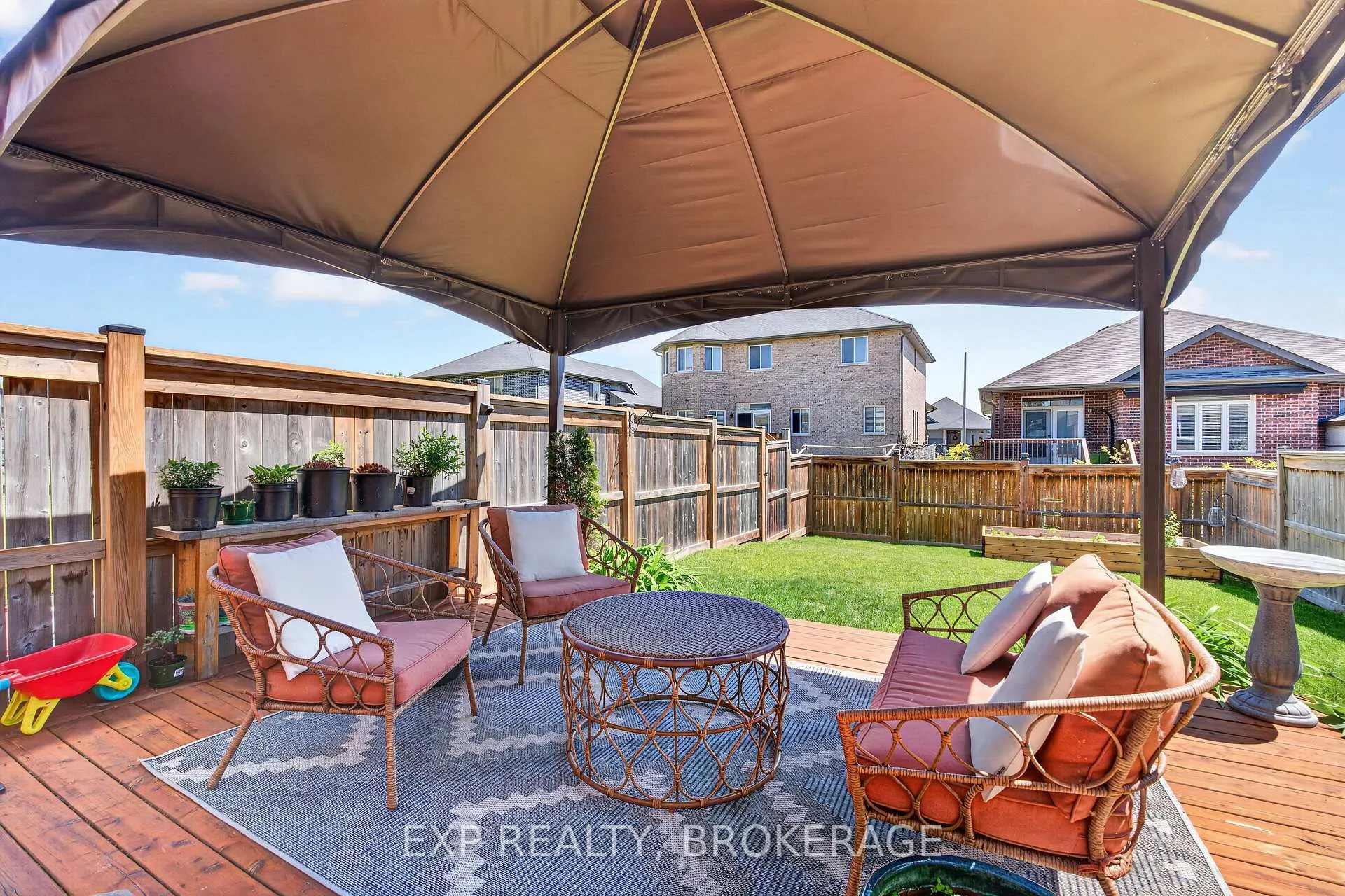 Photo 4 of 20 Ledgerock Court, Quinte West, Sidney Ward — HOMEH
