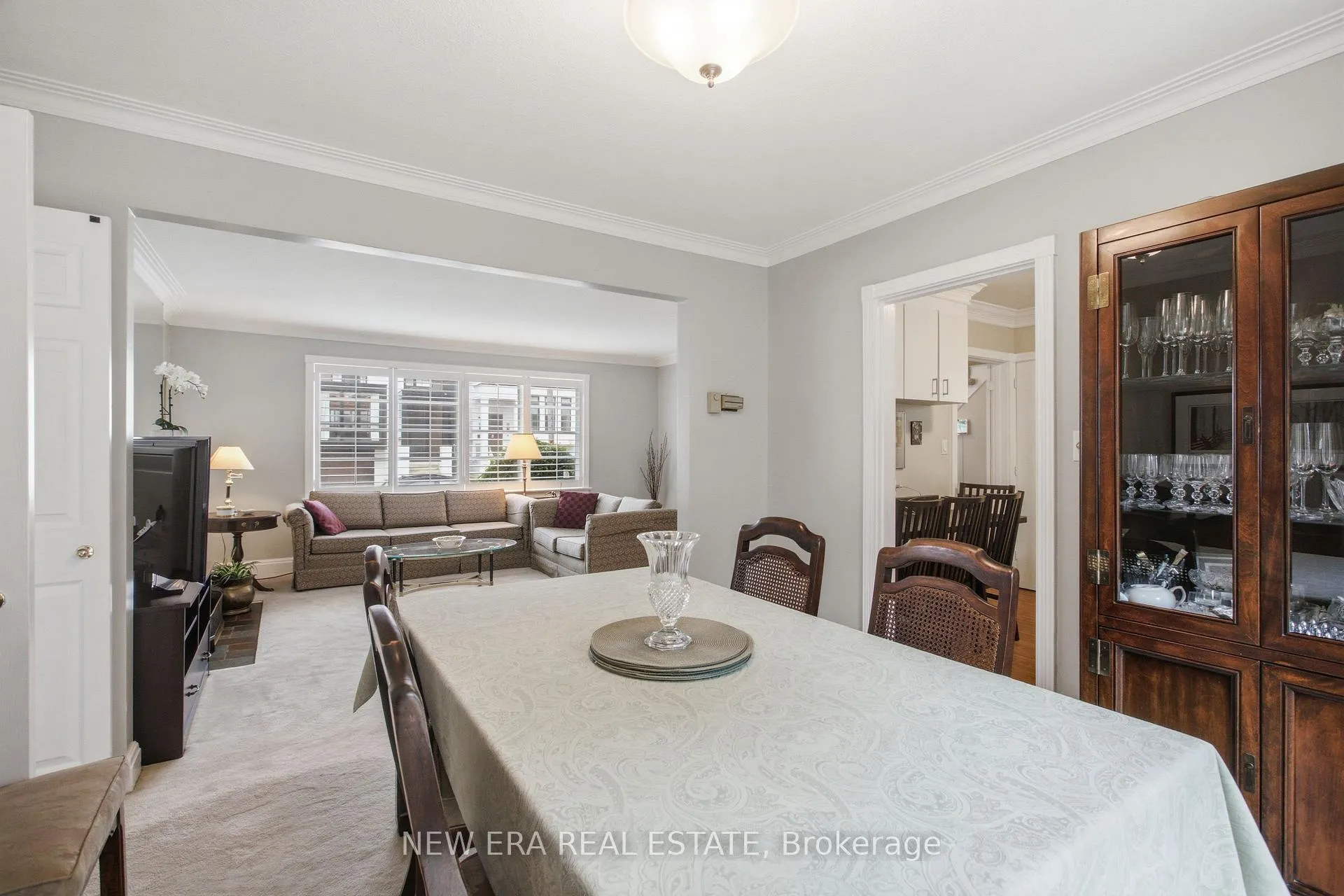Photo 6 of 654 Bedford Park Avenue, Toronto, Bedford Park-Nortown — HOMEH