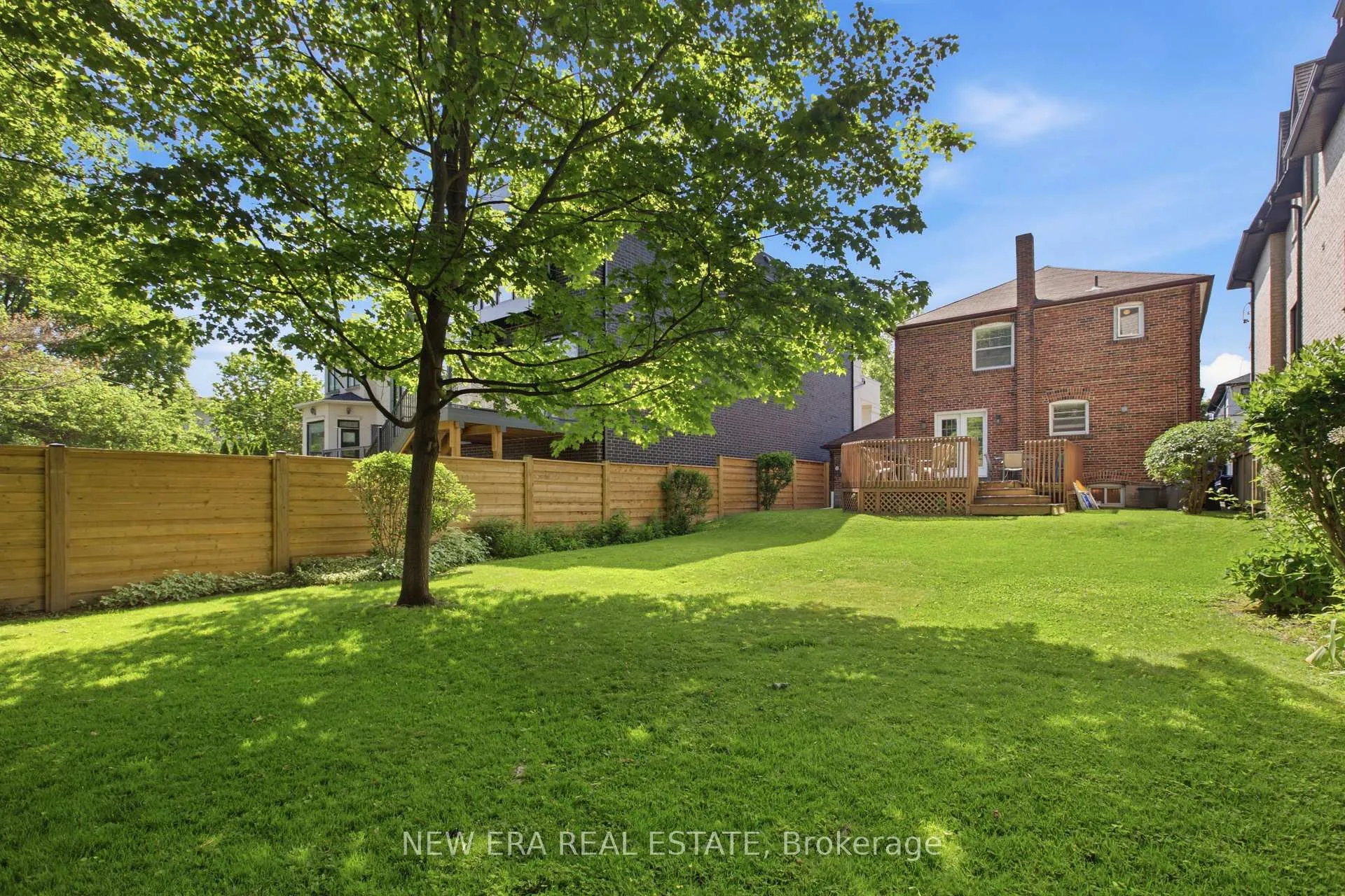 Photo 10 of 654 Bedford Park Avenue, Toronto, Bedford Park-Nortown — HOMEH