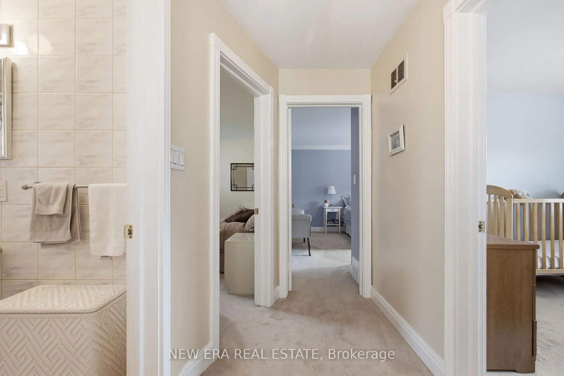 Photo 18 of 654 Bedford Park Avenue, Toronto, Bedford Park-Nortown — HOMEH