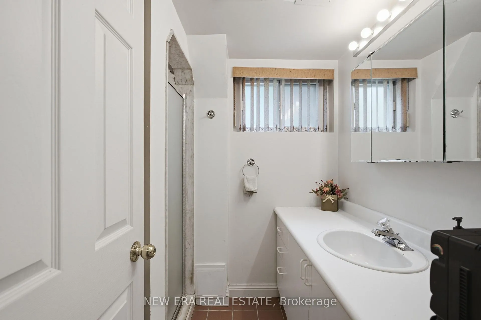 Photo 30 of 654 Bedford Park Avenue, Toronto, Bedford Park-Nortown — HOMEH