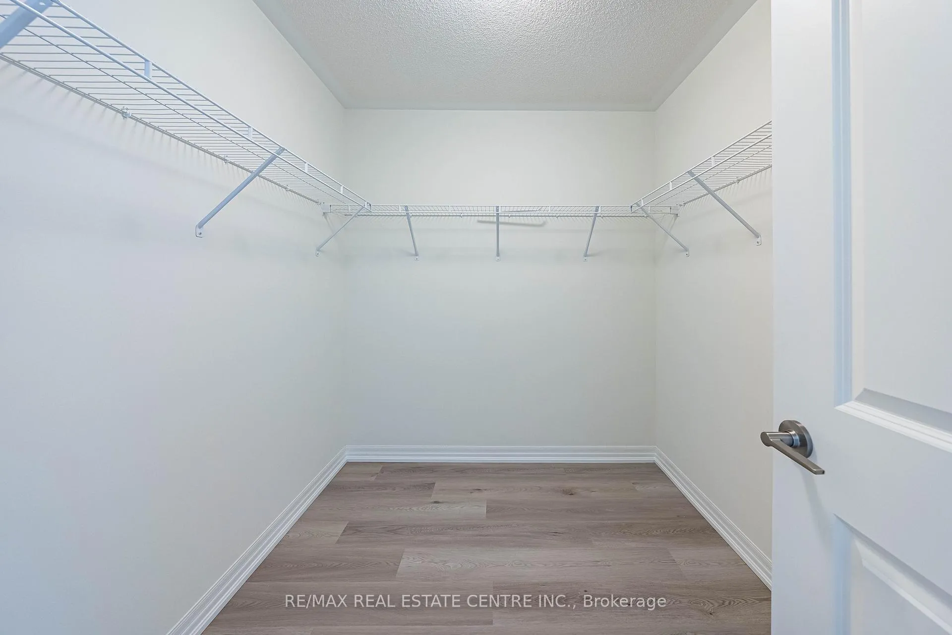 Photo 15 of 553 Ted Marks Drive, Oshawa, Kedron — HOMEH