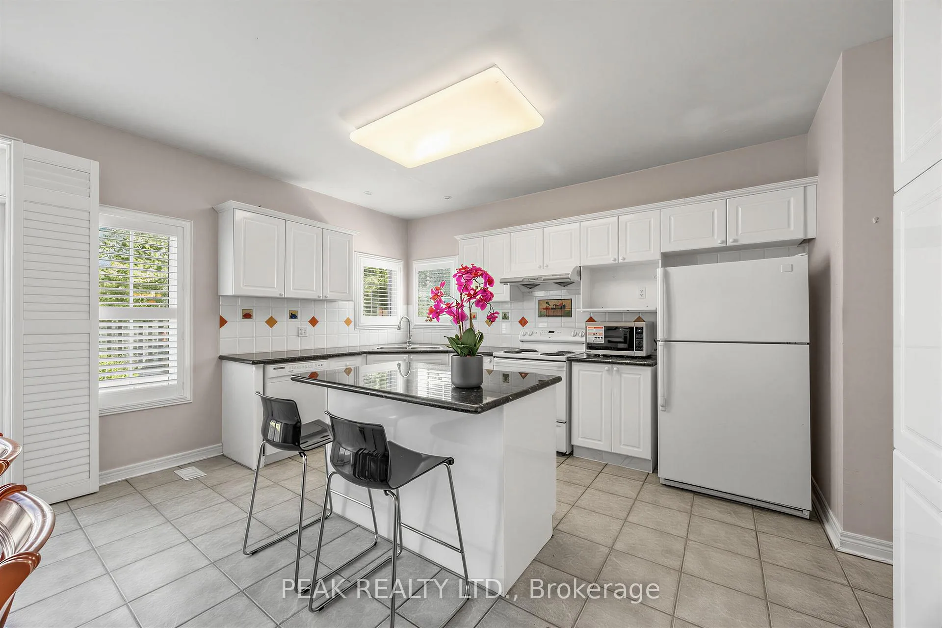 Photo 10 of 66 Hollylane Drive, Markham, Berczy — HOMEH