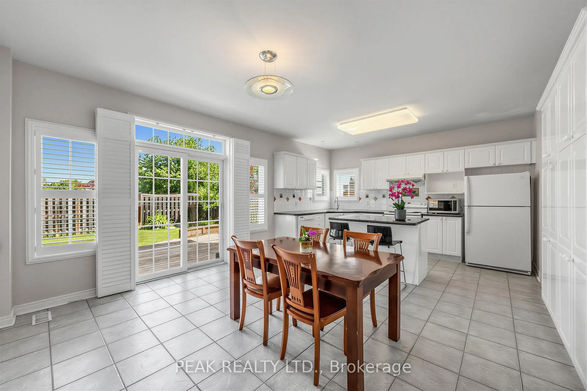 Photo 12 of 66 Hollylane Drive, Markham, Berczy — HOMEH