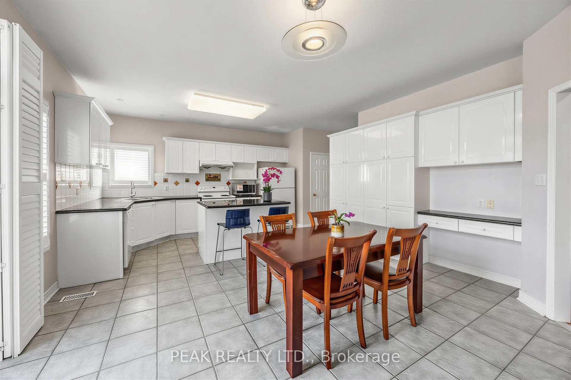Photo 13 of 66 Hollylane Drive, Markham, Berczy — HOMEH