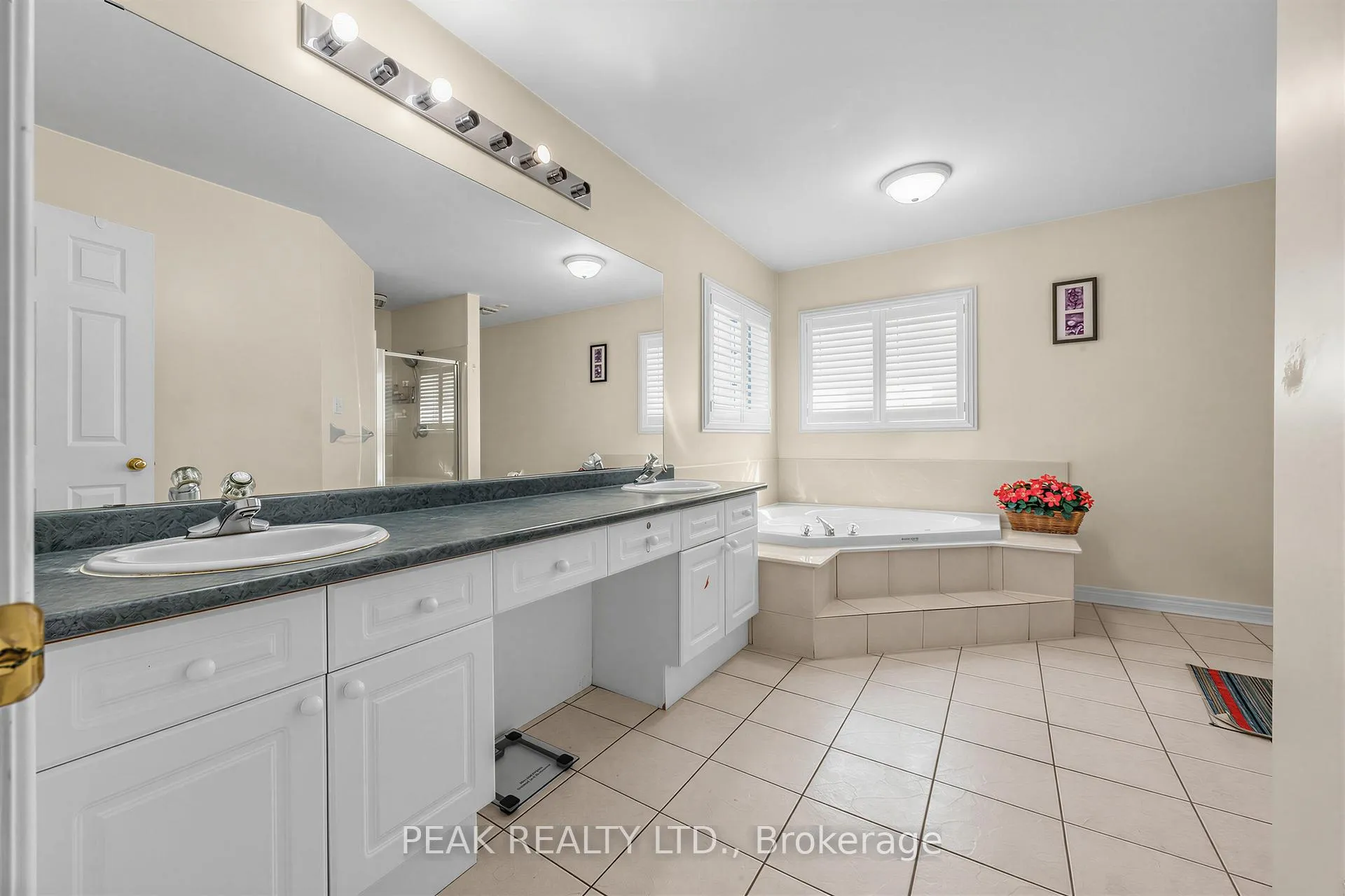 Photo 22 of 66 Hollylane Drive, Markham, Berczy — HOMEH