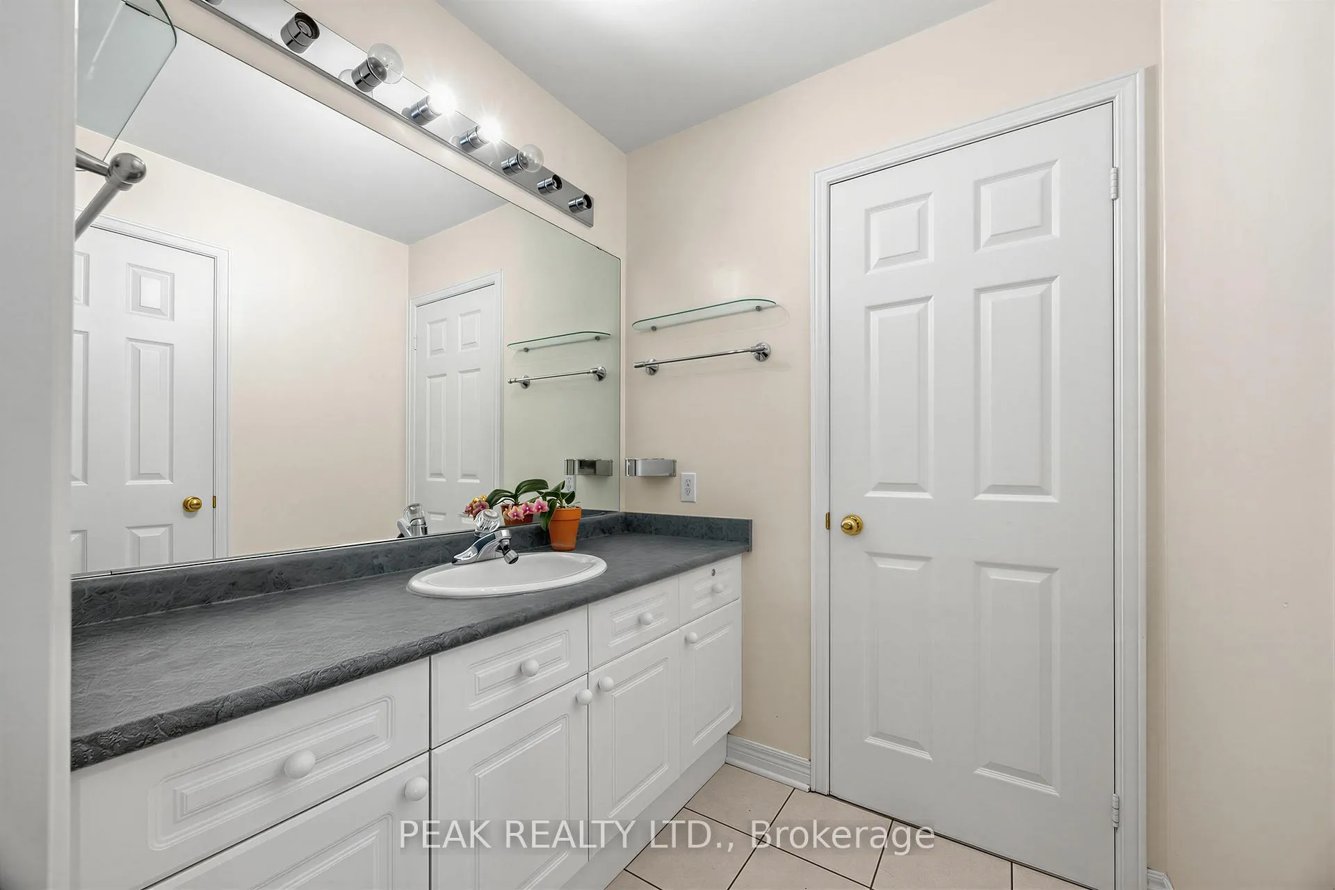 Photo 29 of 66 Hollylane Drive, Markham, Berczy — HOMEH