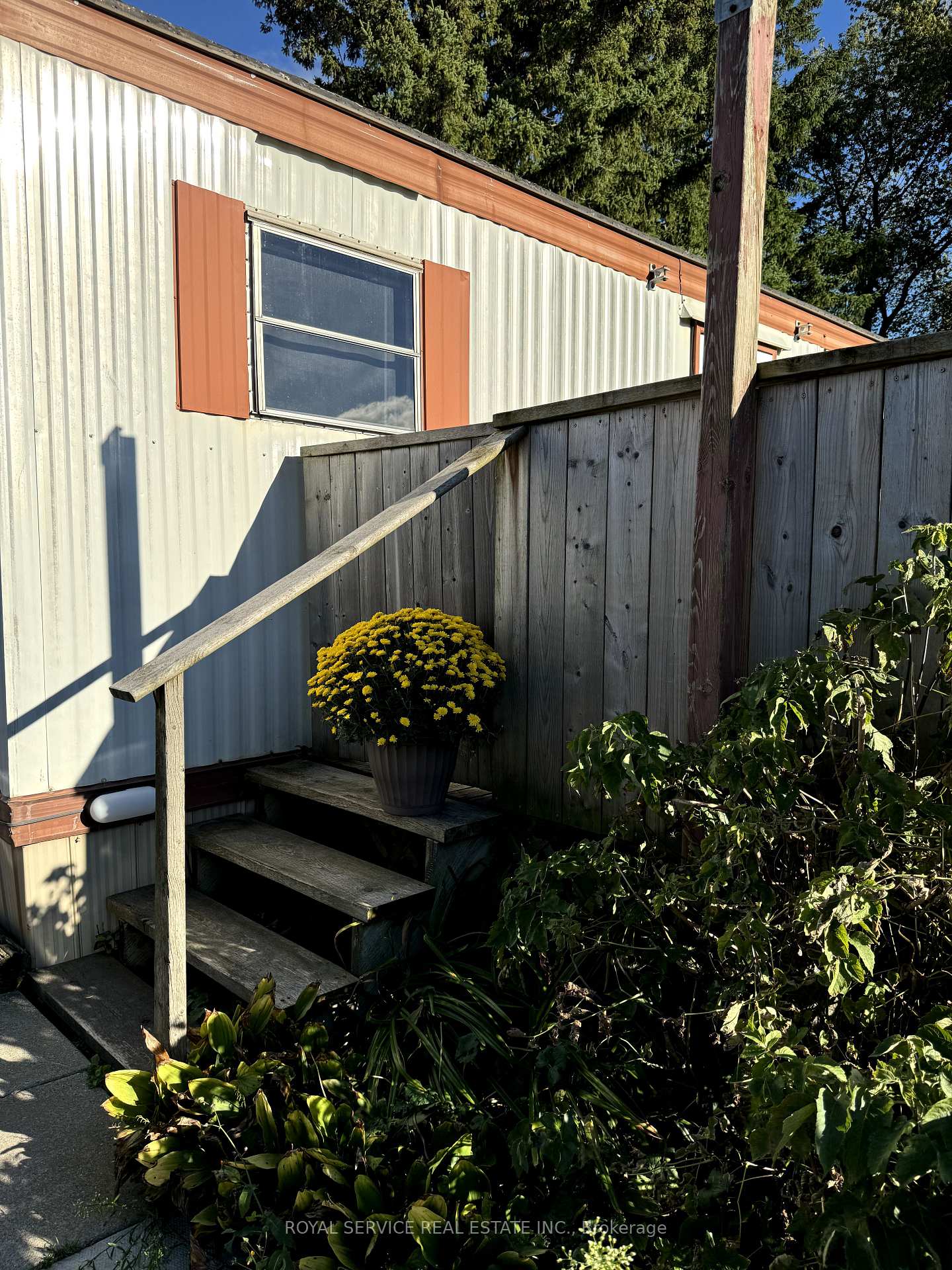 Photo 4 of Unit 11, 1037 Arthur Street, Clarington, Rural Clarington — HOMEH