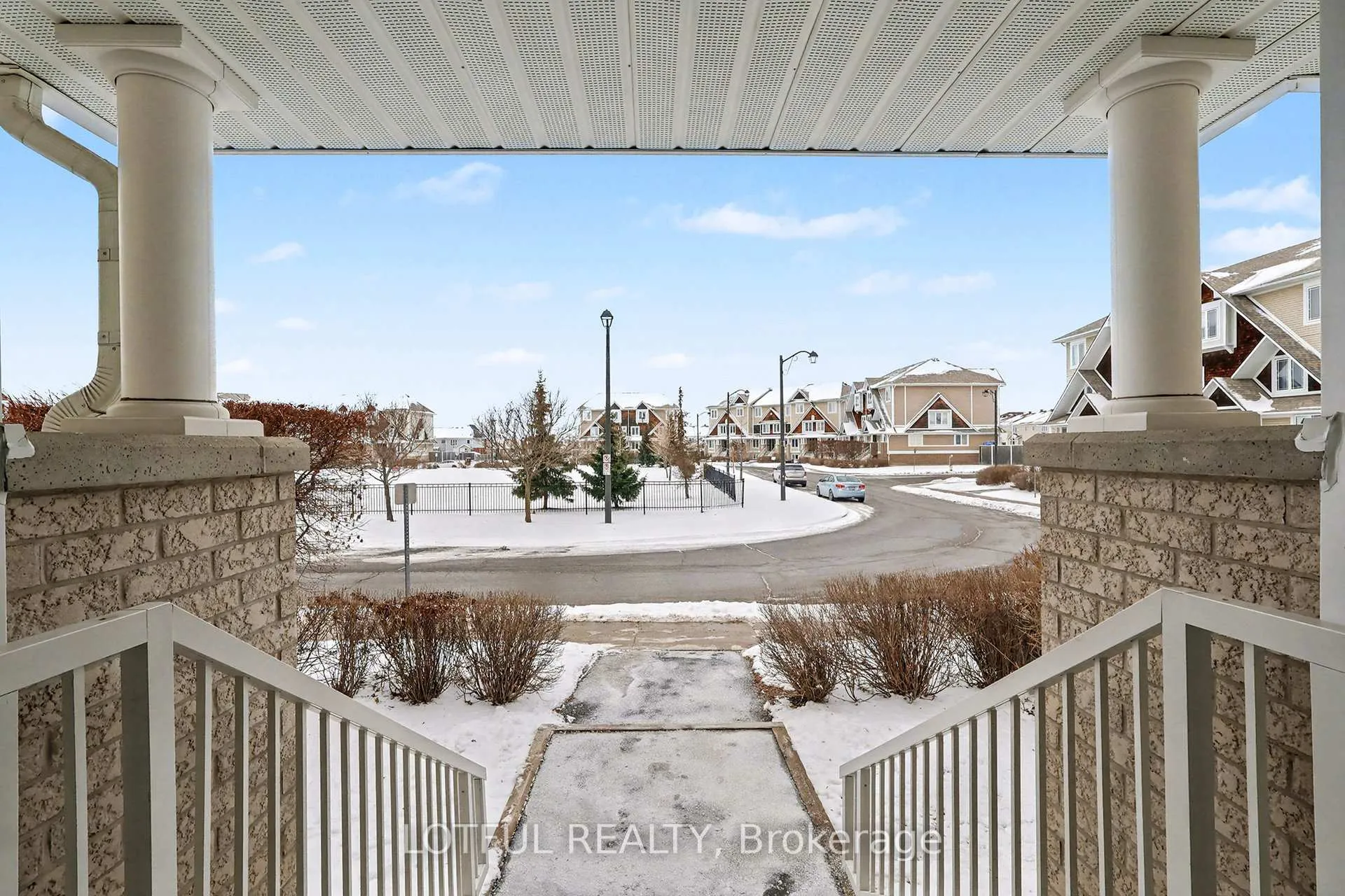 Photo 4 of 576 Lakeridge Drive, Ottawa, Avalon East — HOMEH