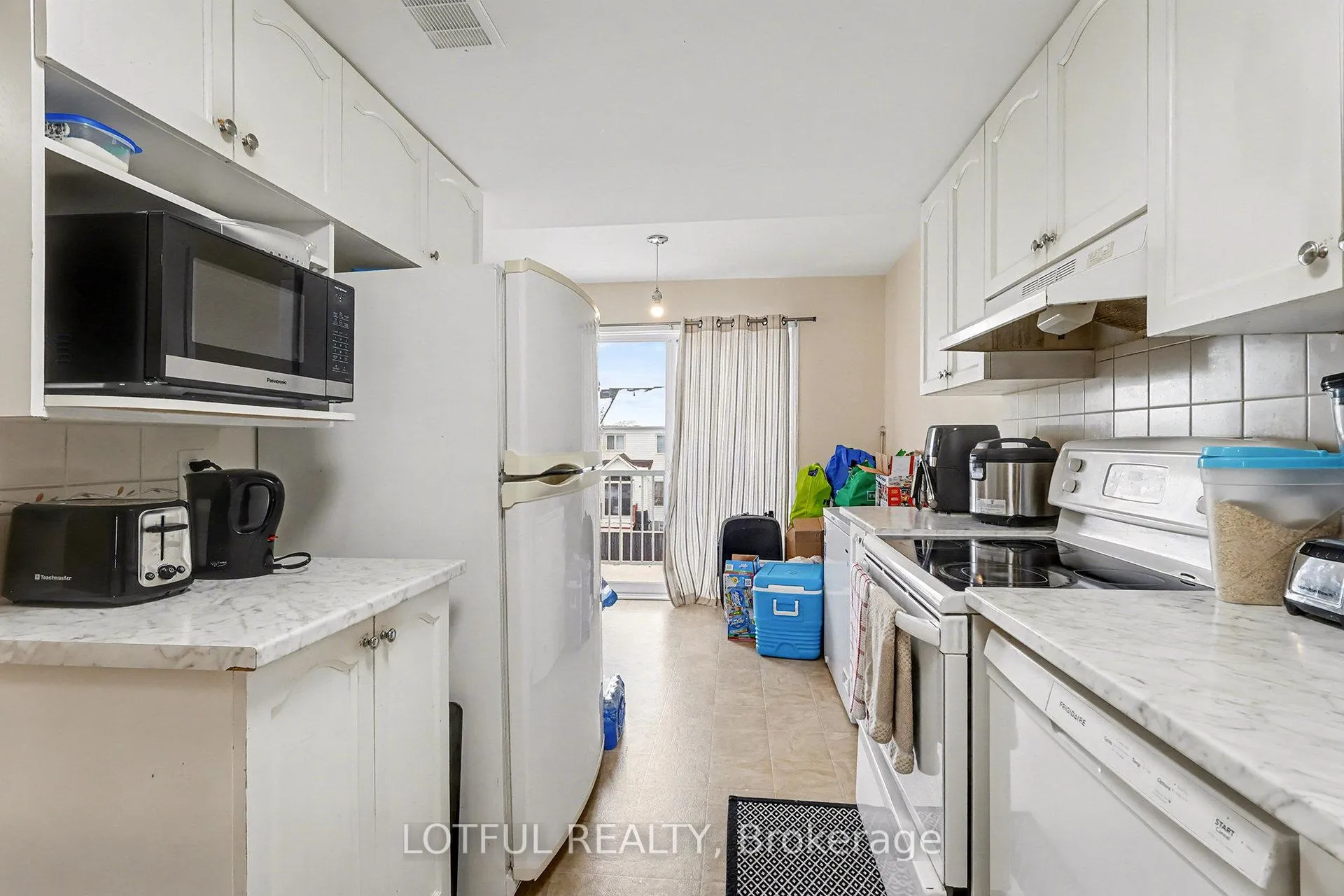 Photo 10 of 576 Lakeridge Drive, Ottawa, Avalon East — HOMEH