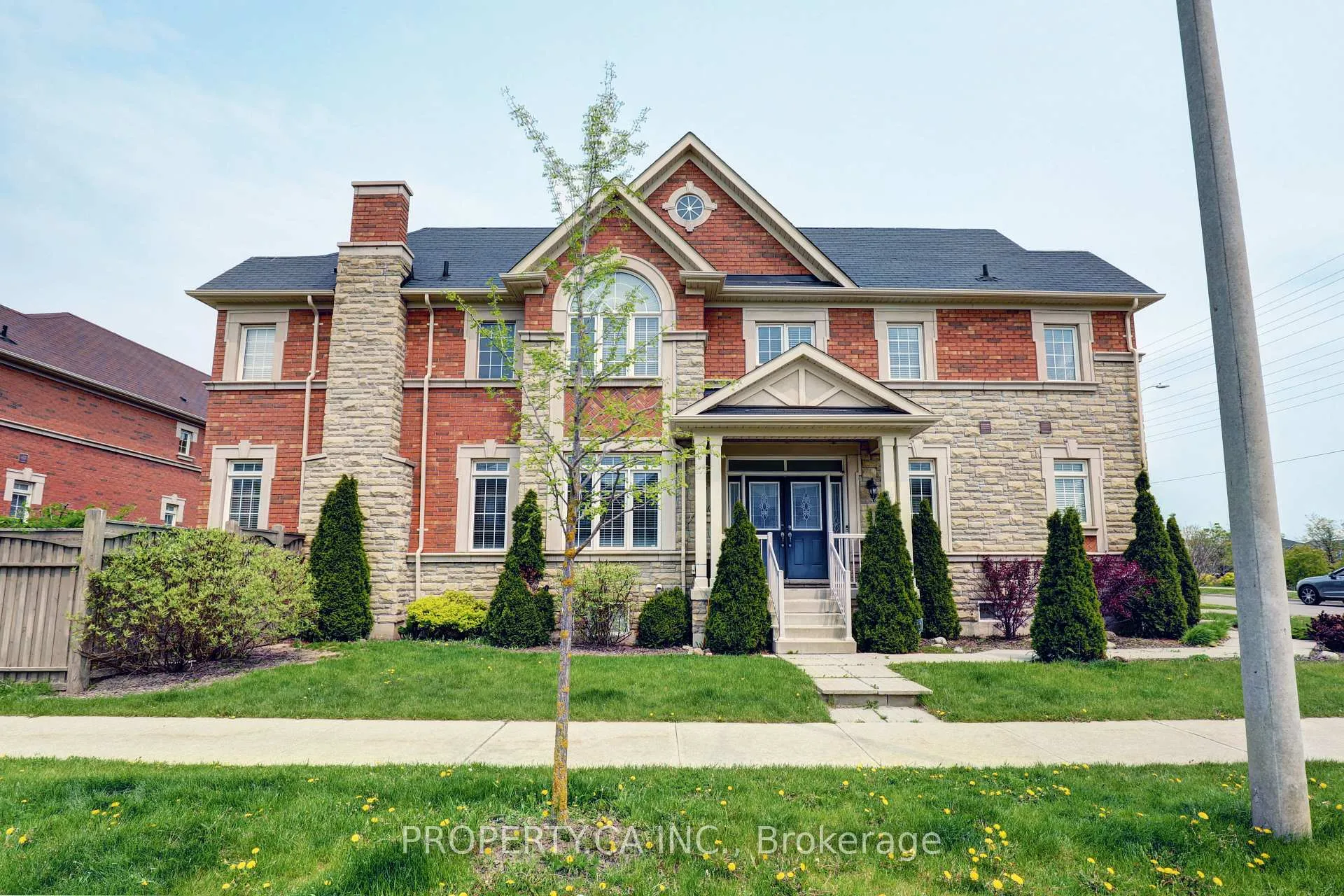 Photo 1 of 41 Spruce Pine Crescent, Vaughan, Patterson — HOMEH
