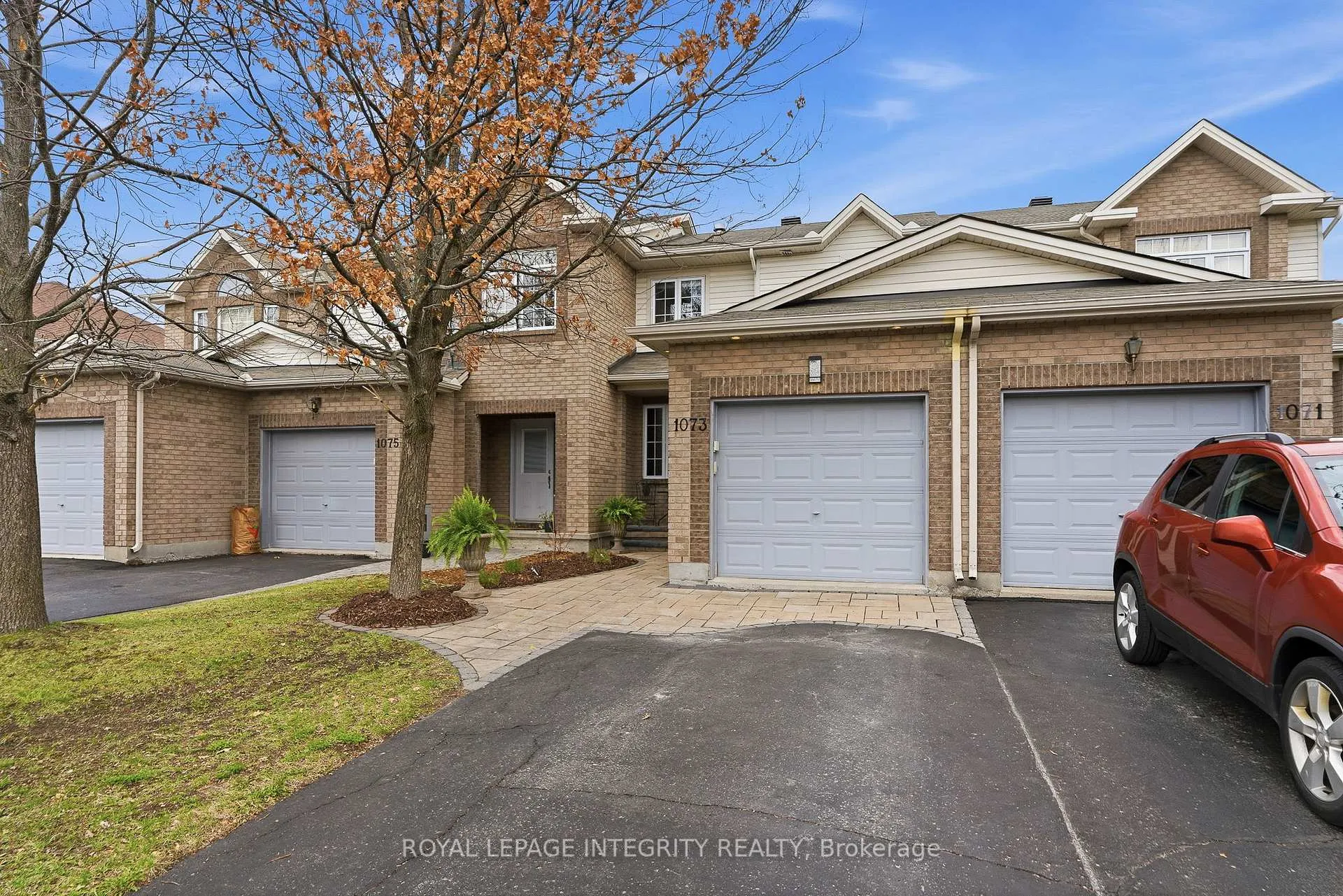 Photo 2 of 1073 Brasseur Crescent, Ottawa, Fallingbrook/Gardenway South — HOMEH