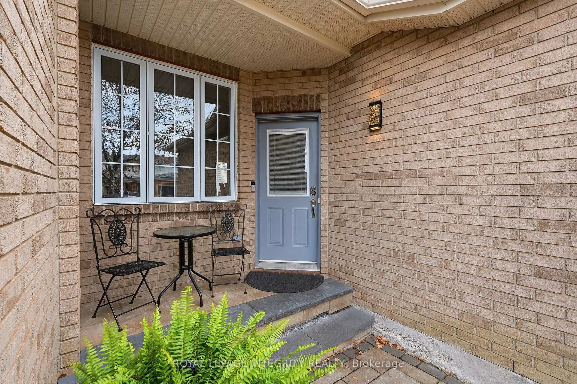 Photo 3 of 1073 Brasseur Crescent, Ottawa, Fallingbrook/Gardenway South — HOMEH