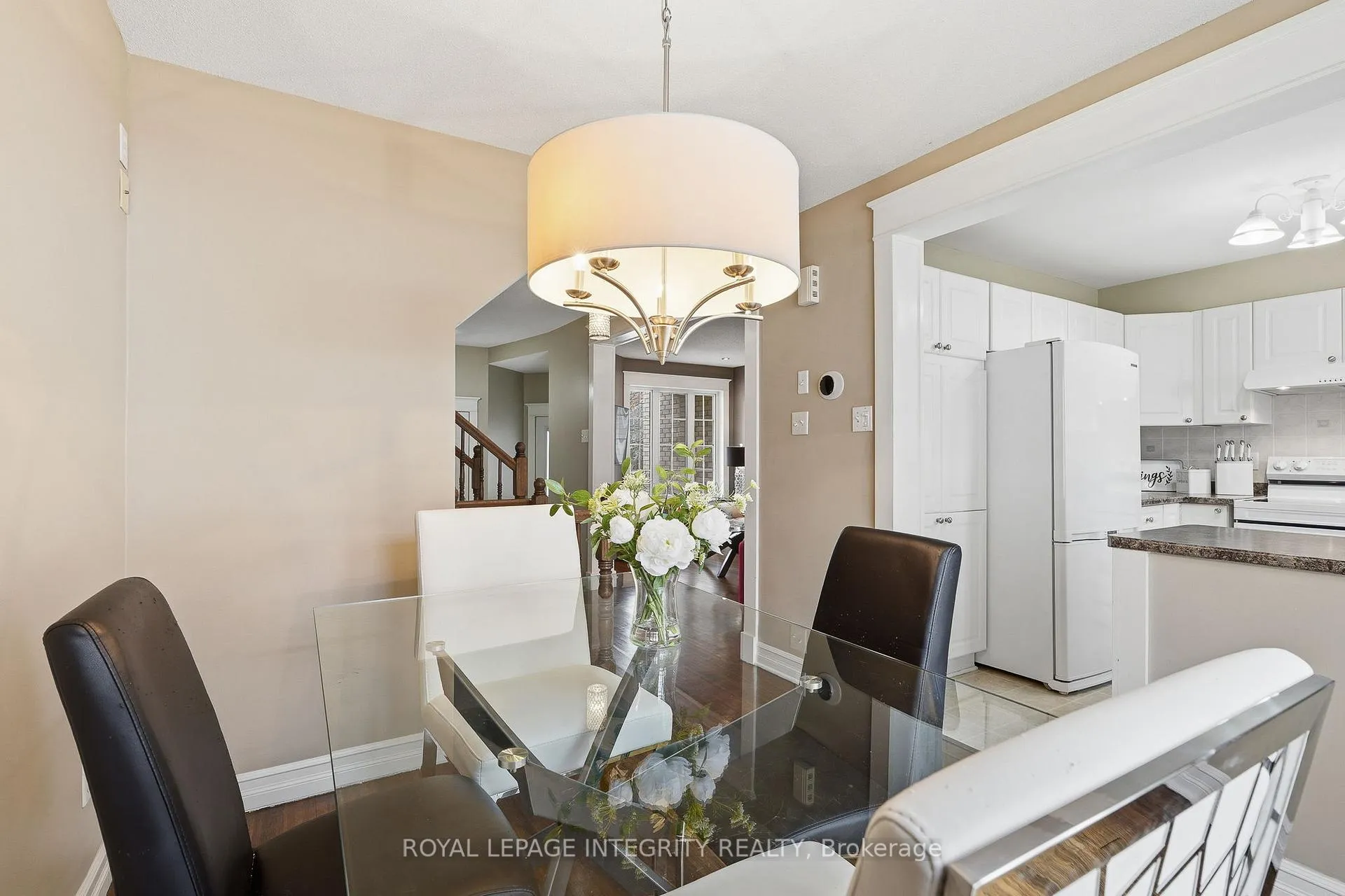 Photo 12 of 1073 Brasseur Crescent, Ottawa, Fallingbrook/Gardenway South — HOMEH