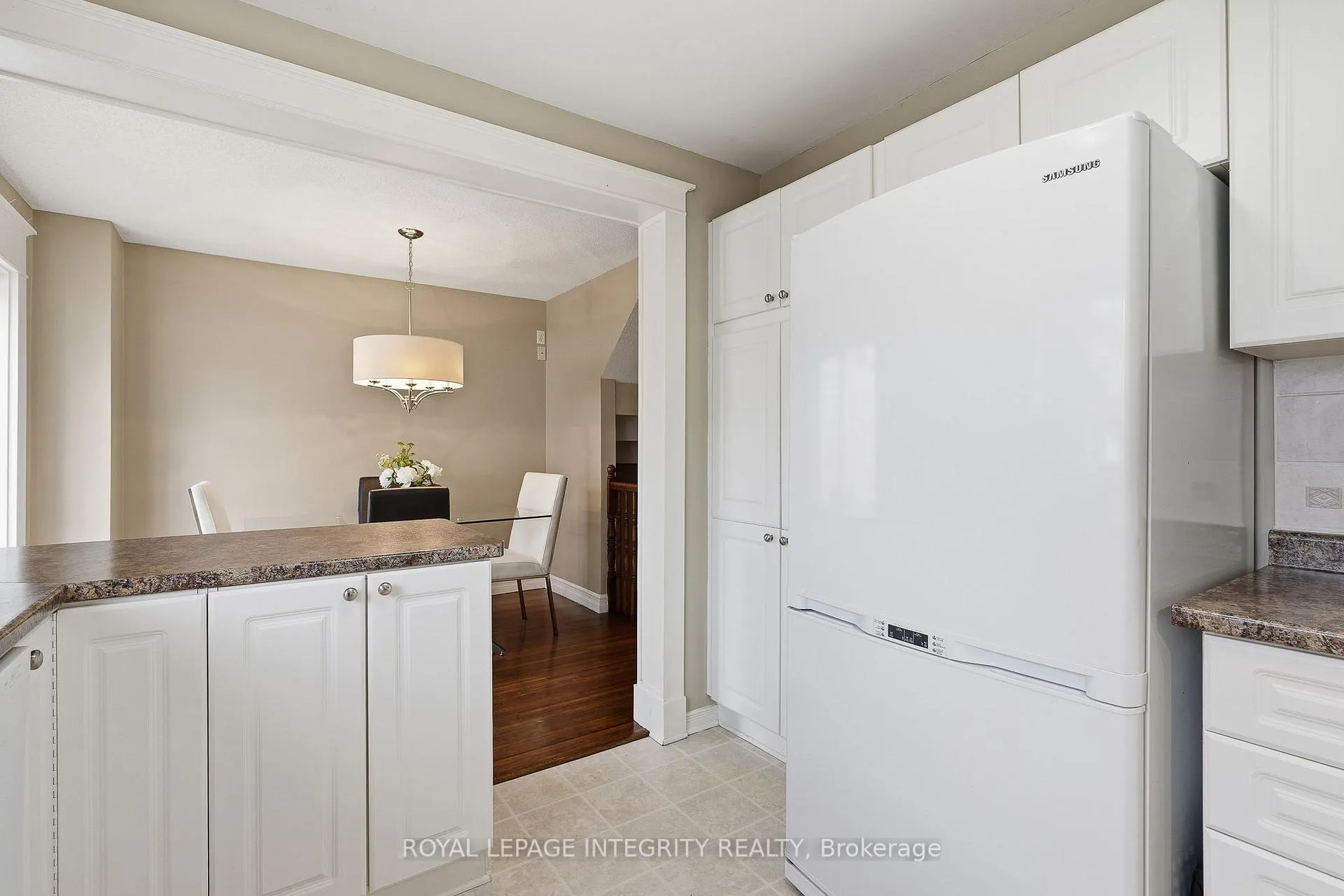 Photo 15 of 1073 Brasseur Crescent, Ottawa, Fallingbrook/Gardenway South — HOMEH