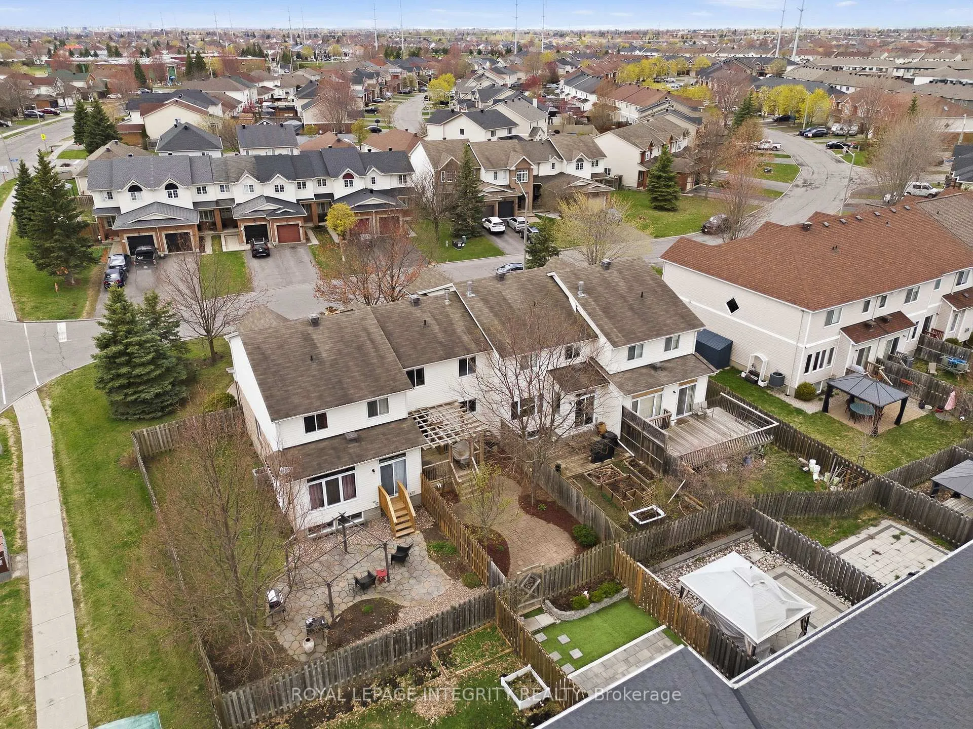 Photo 33 of 1073 Brasseur Crescent, Ottawa, Fallingbrook/Gardenway South — HOMEH