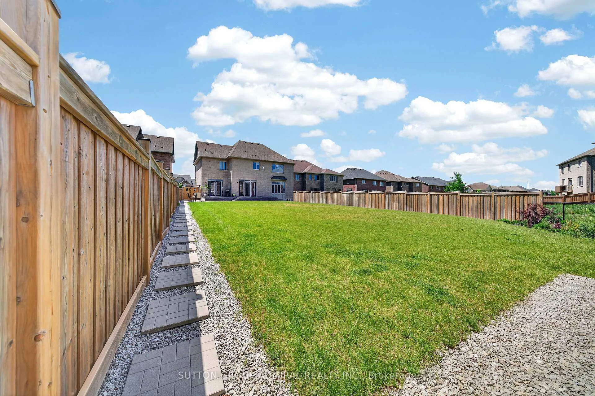 Photo 42 of 187 Trail Boulevard, Springwater, Rural Springwater — HOMEH