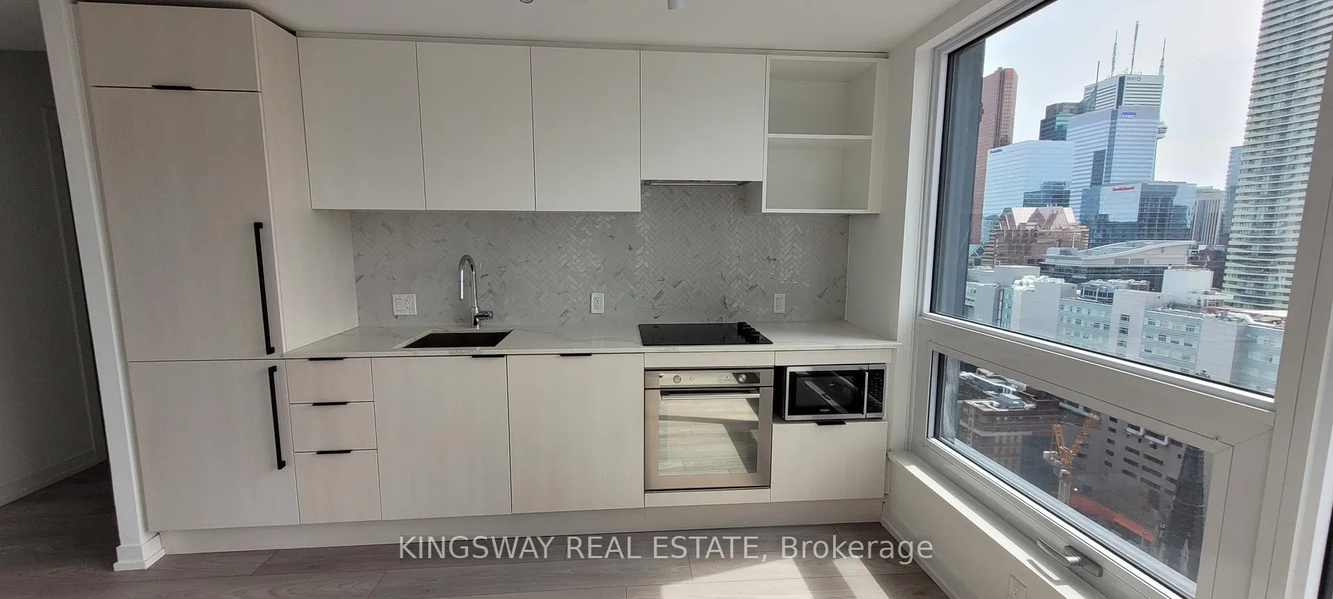 Front of Unit 3612, 82 Dalhousie Street