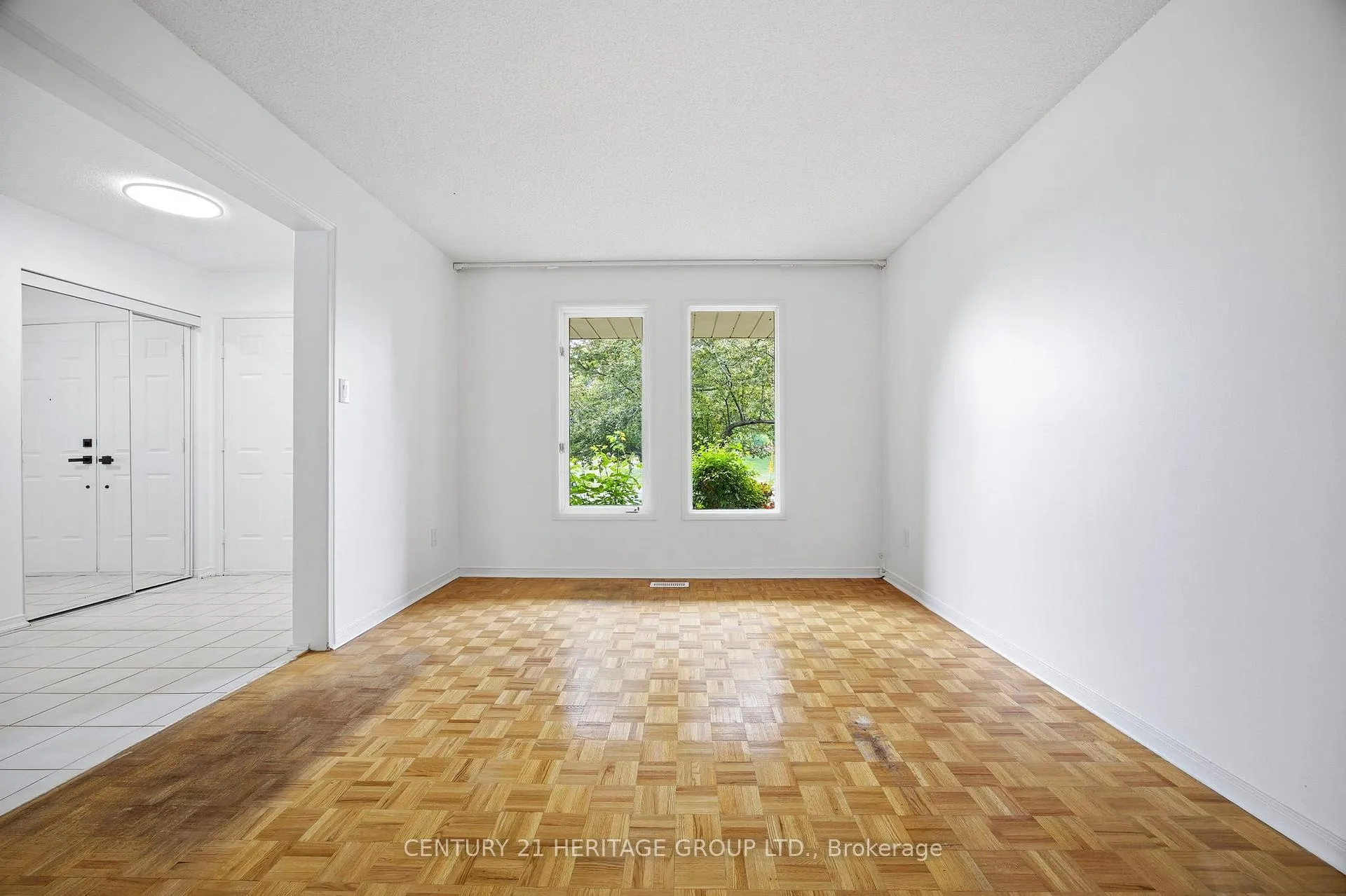 Photo 11 of 262 Barrhill Road, Vaughan, Maple — HOMEH