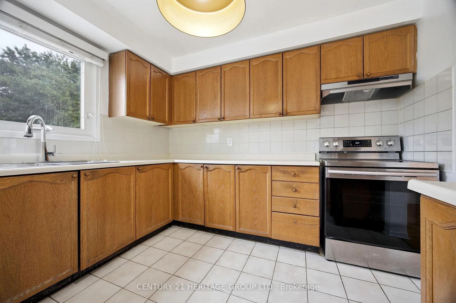 Photo 21 of 262 Barrhill Road, Vaughan, Maple — HOMEH