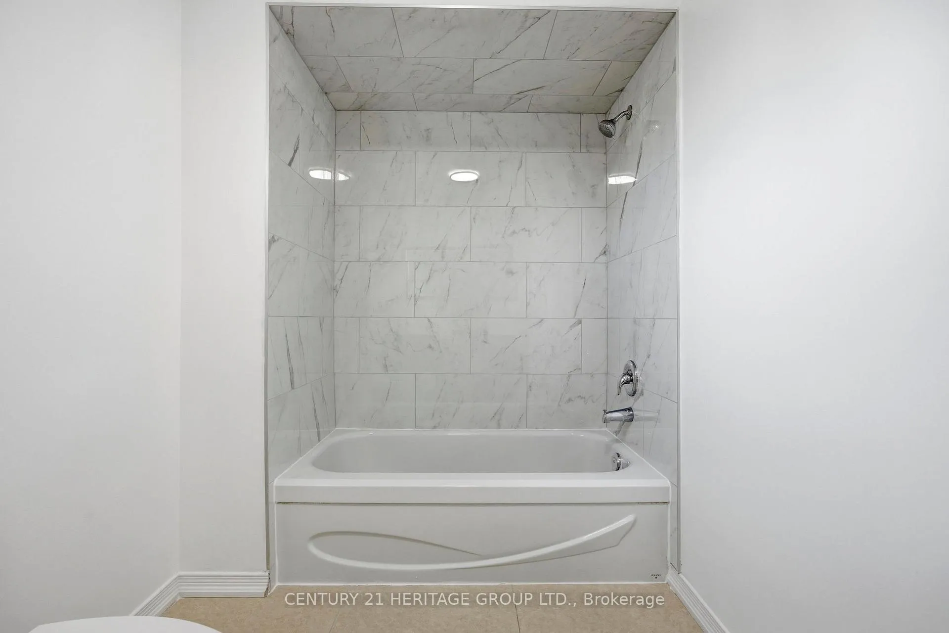 Photo 32 of 262 Barrhill Road, Vaughan, Maple — HOMEH