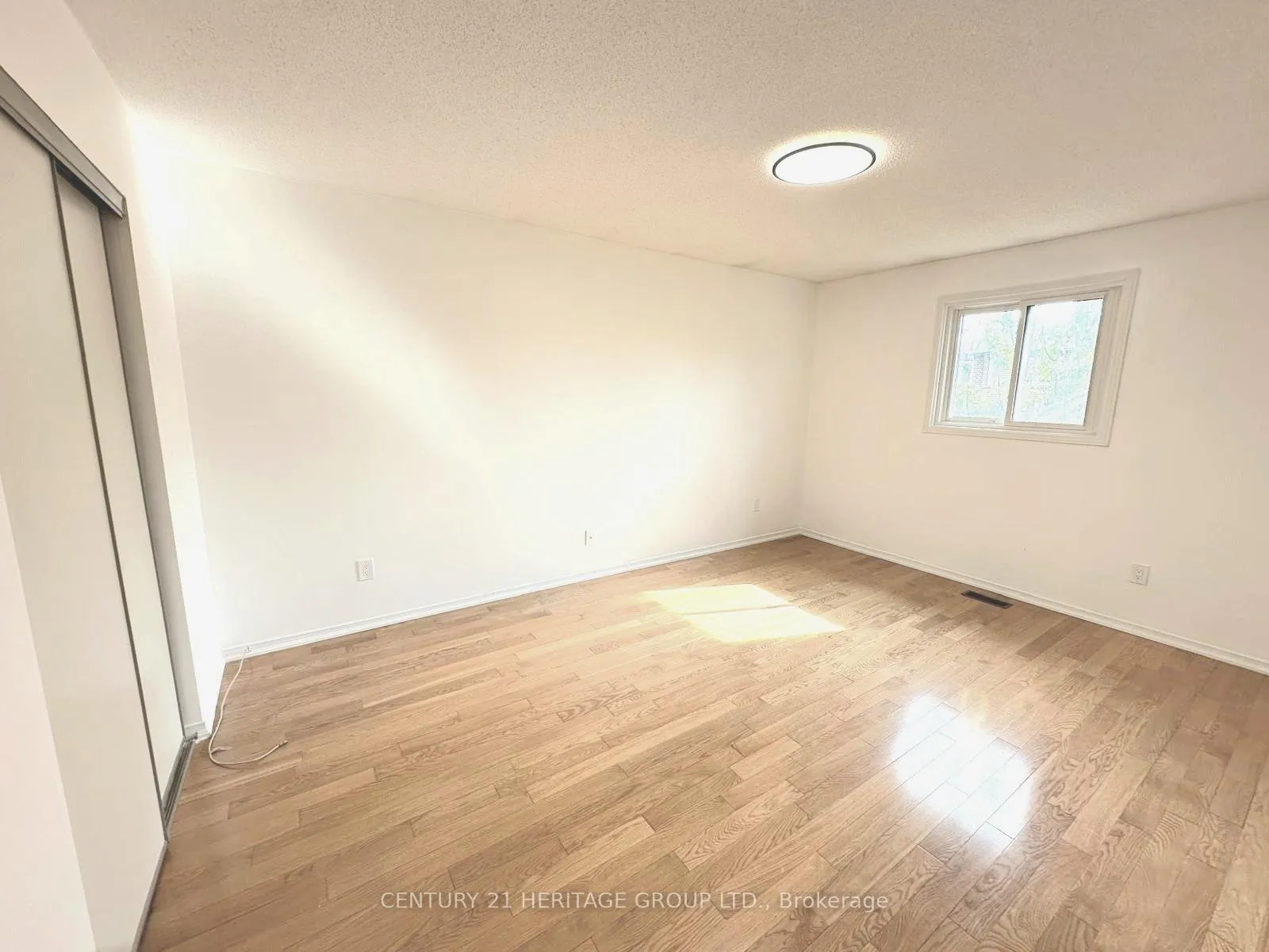 Photo 33 of 262 Barrhill Road, Vaughan, Maple — HOMEH