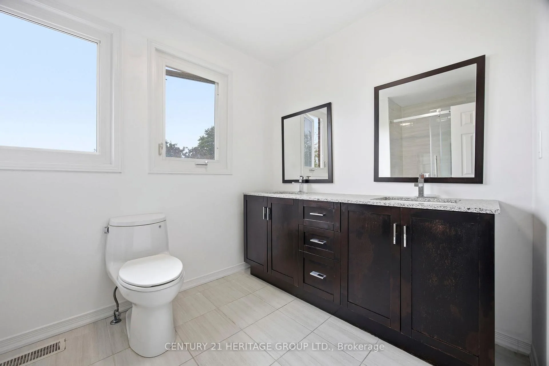 Photo 39 of 262 Barrhill Road, Vaughan, Maple — HOMEH