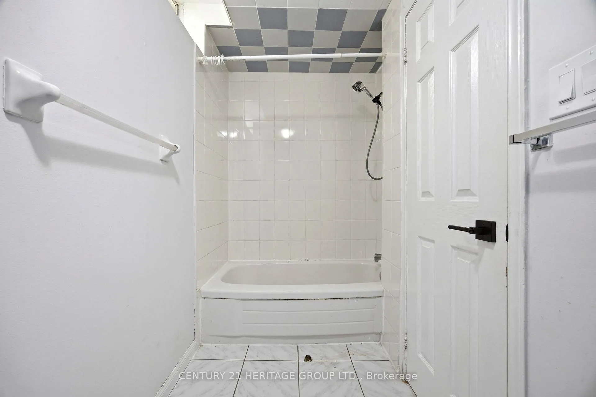 Photo 46 of 262 Barrhill Road, Vaughan, Maple — HOMEH