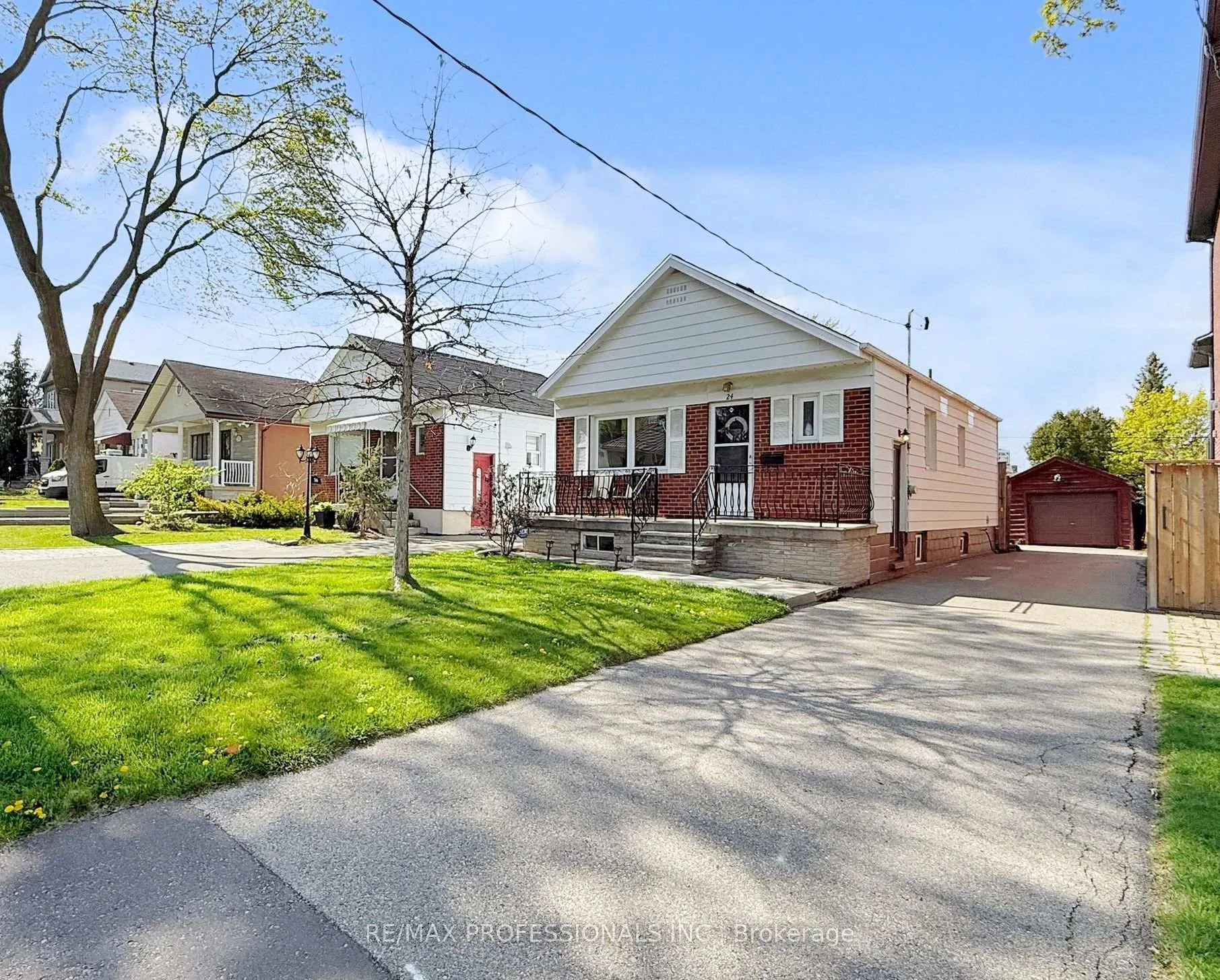 Photo 1 of 24 Braeburn Avenue, Etobicoke, Humber Heights — HOMEH