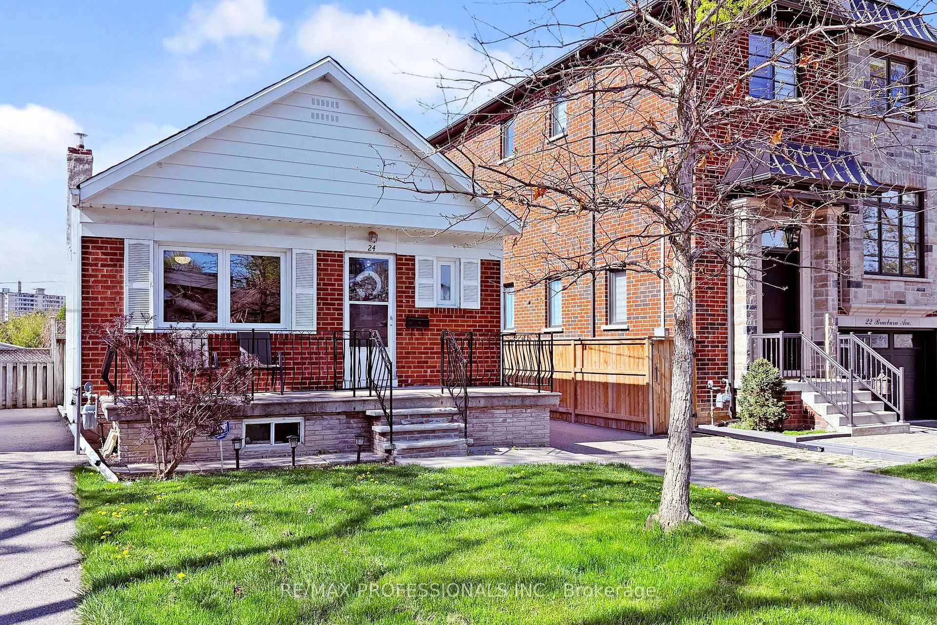 Photo 2 of 24 Braeburn Avenue, Etobicoke, Humber Heights — HOMEH